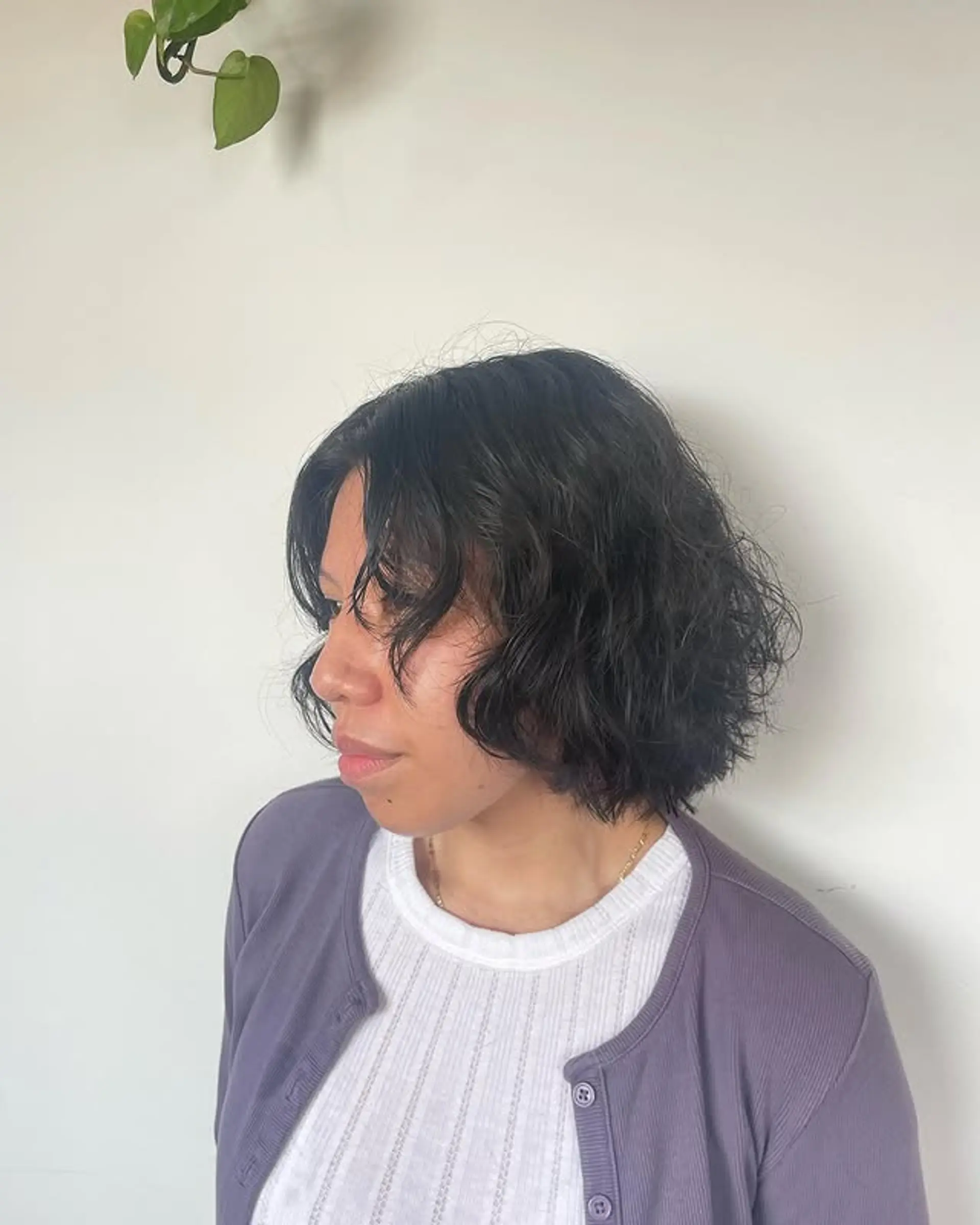 A wavy bob with dimensional layers, providing texture and volume. 1