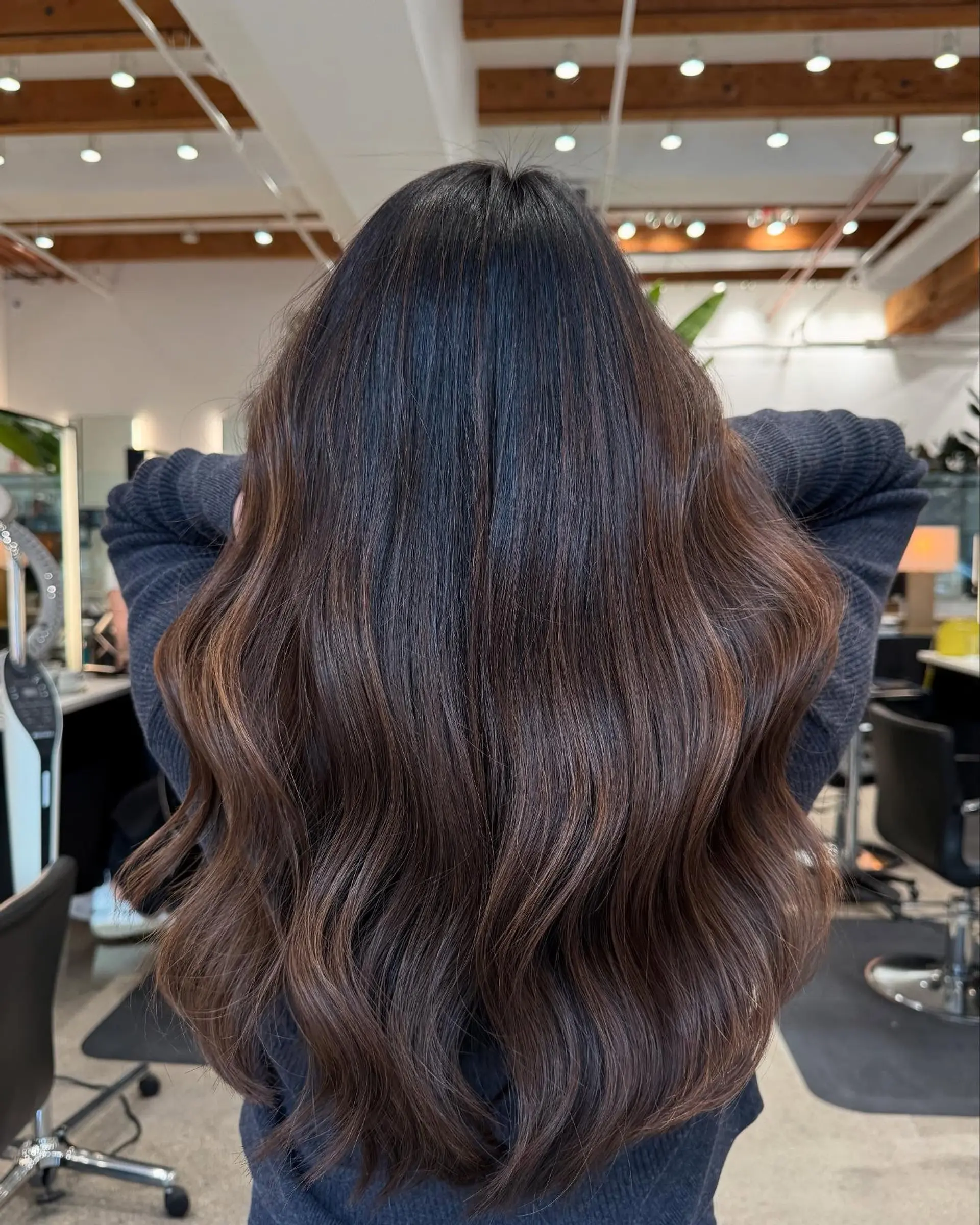 Long, soft waves with a dimensional balayage. 3