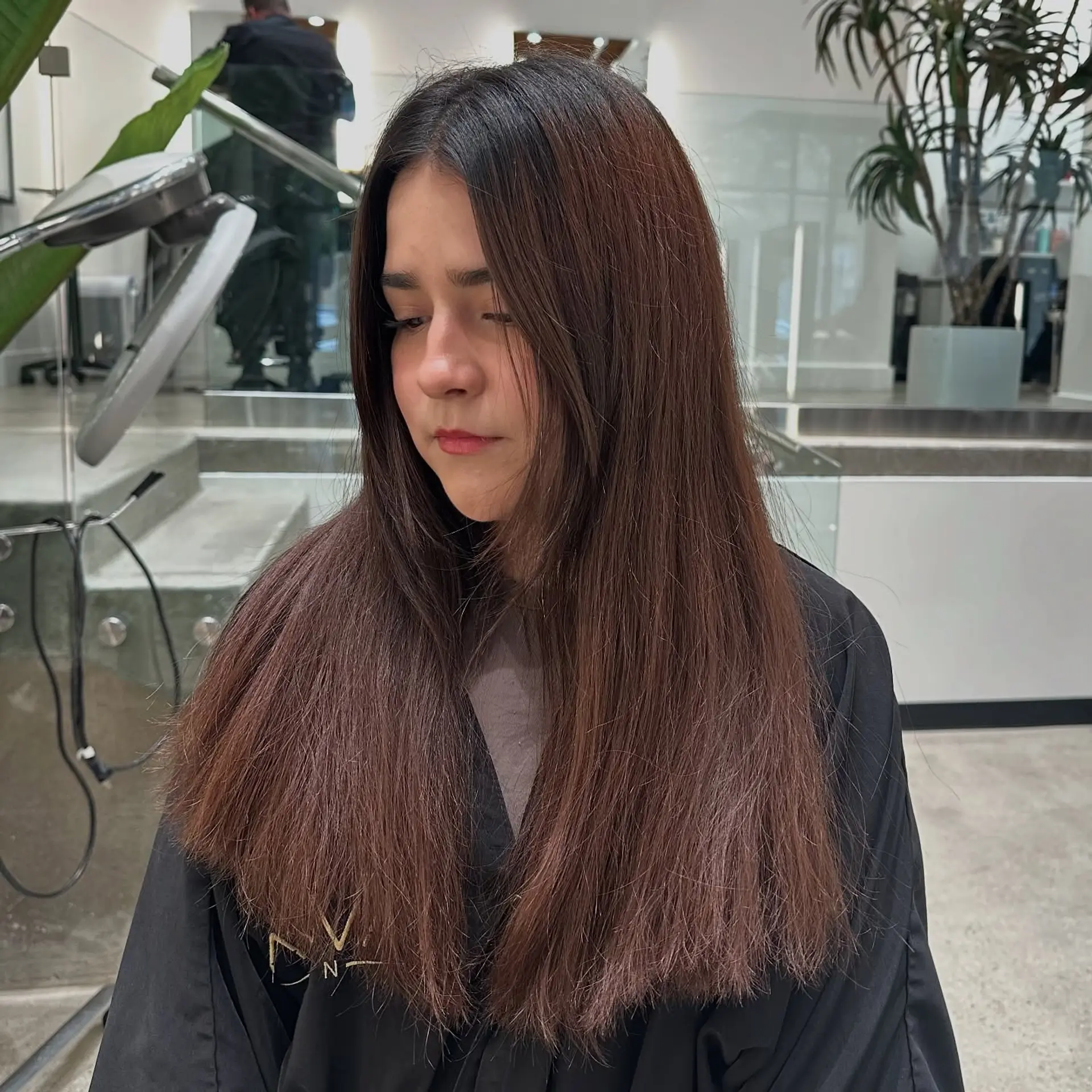 Long, wavy hair with a caramel blonde balayage. 3