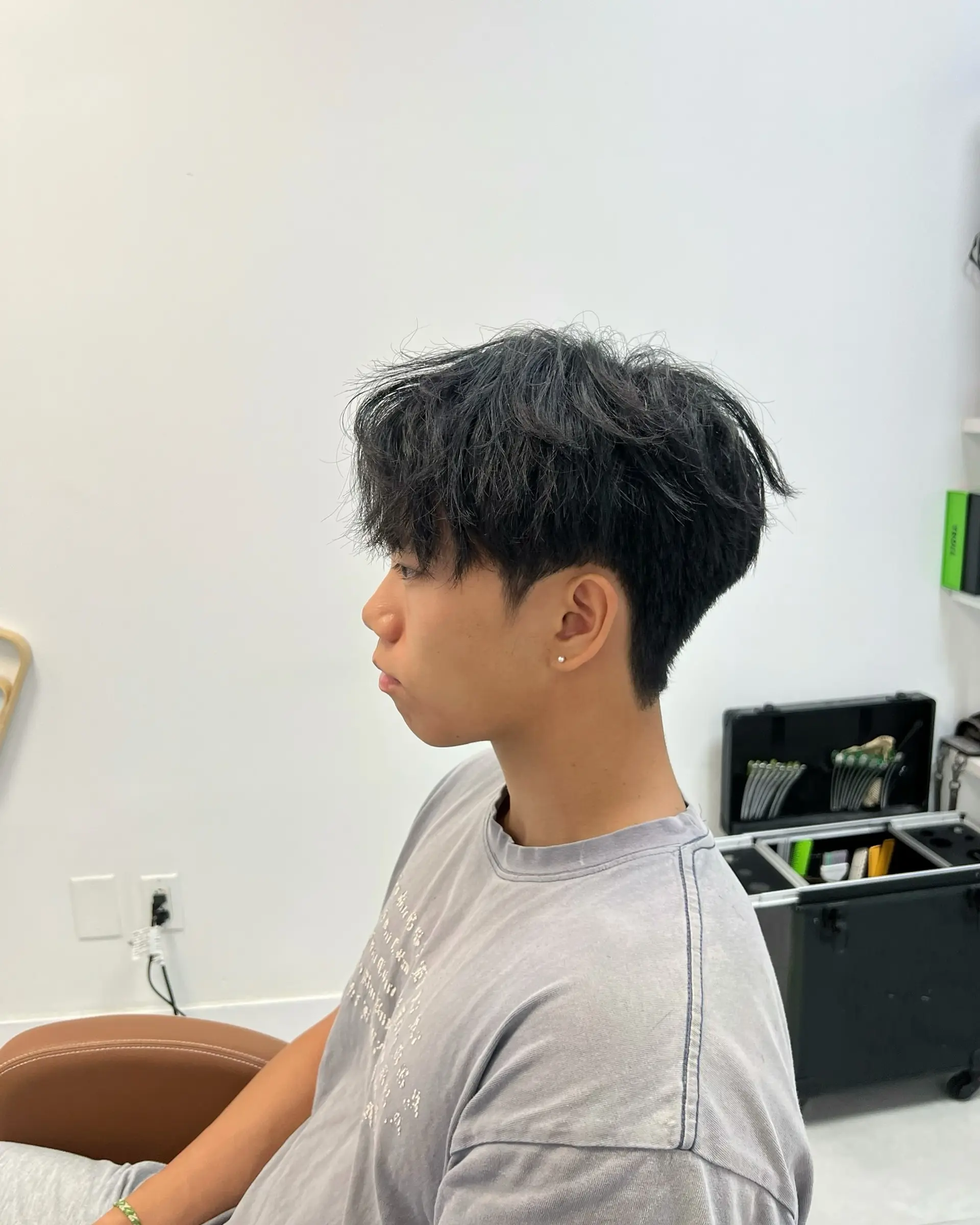 A short, textured crop with a slightly messy and stylish finish. 2