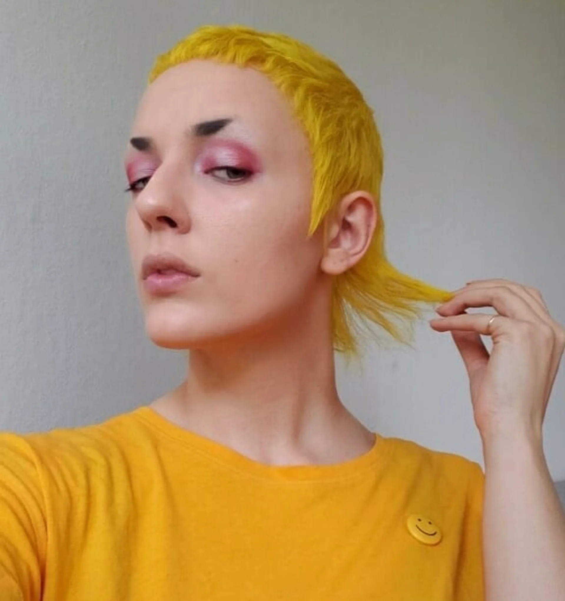 Edgy Pixie Mullet hairstyle with choppy layers - Preview 2