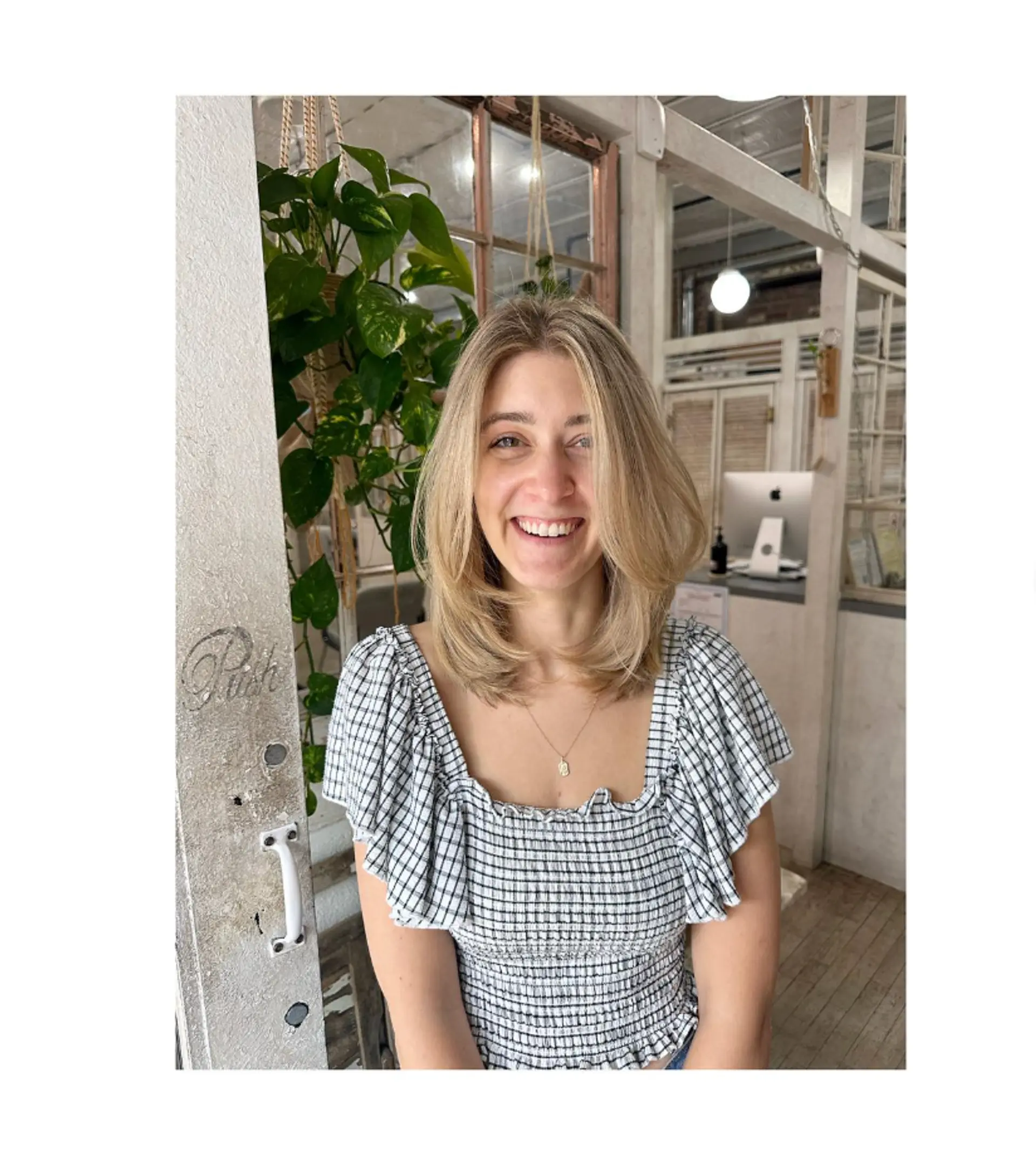 A layered collarbone cut with face-framing layers. 1