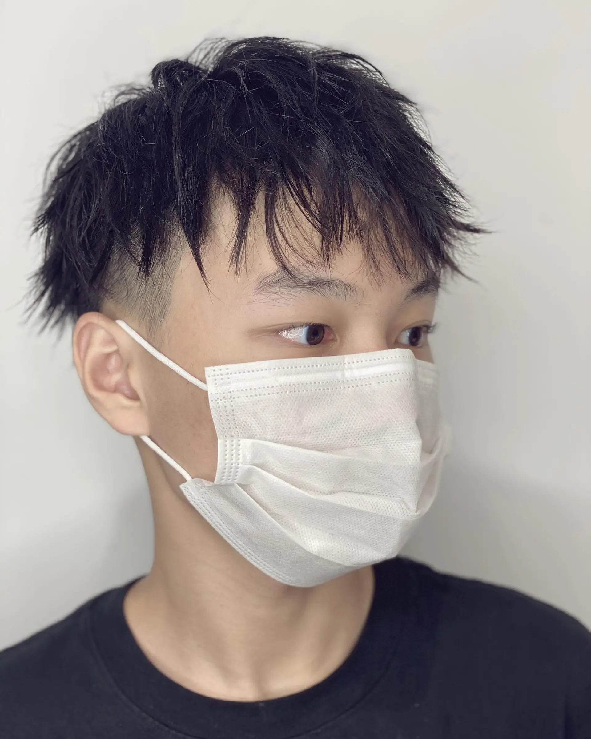 A textured crop with faded sides. 2