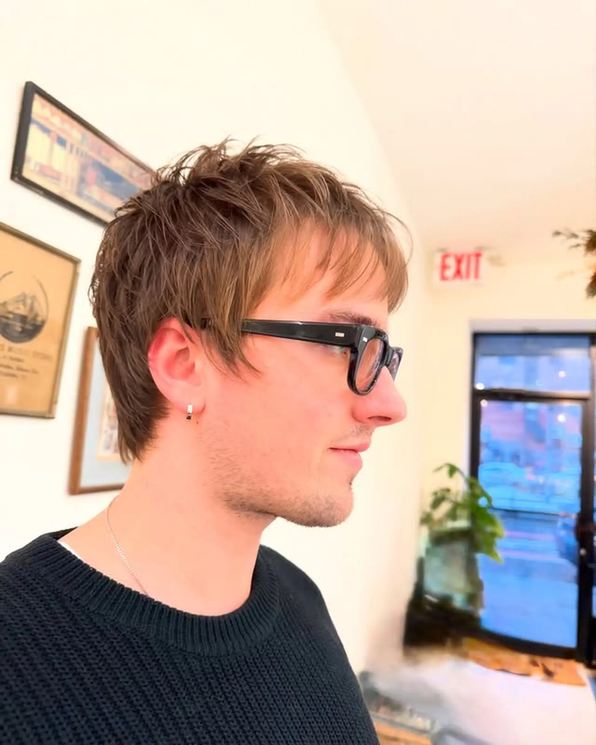 A short, textured shag with layered strands for a relaxed, modern look. 1