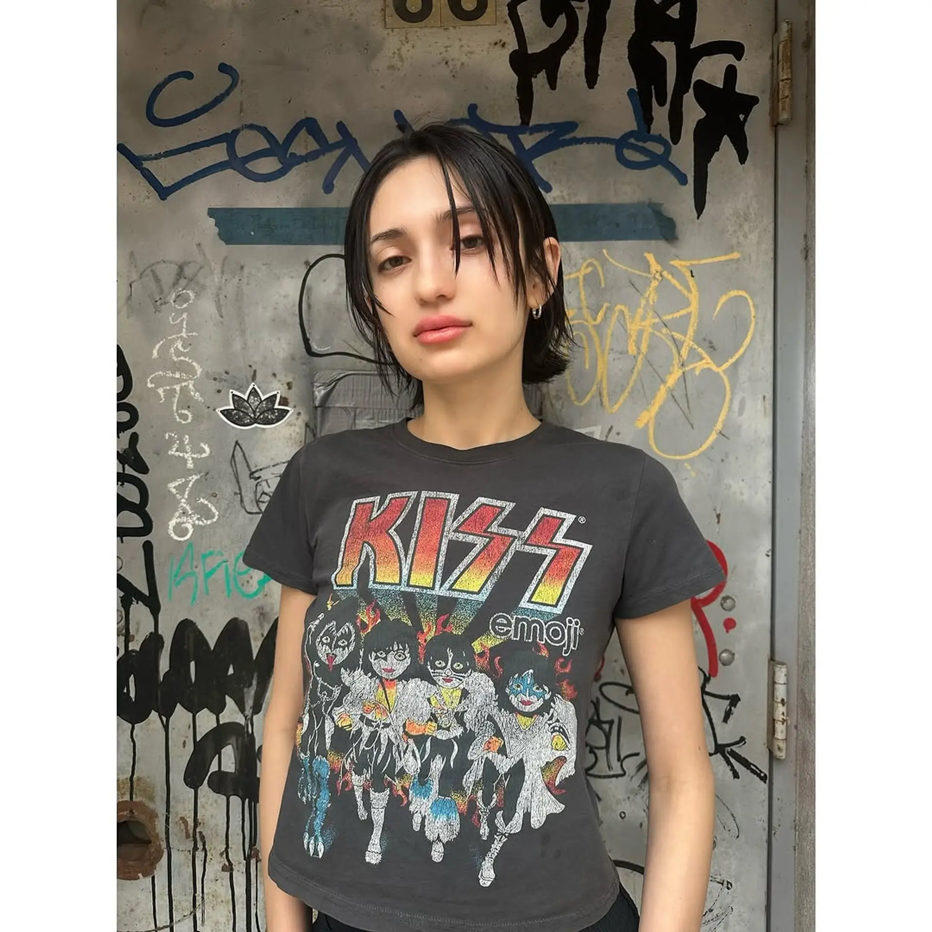 A sleek, short bob with textured layers, creating a modern and edgy look. 1