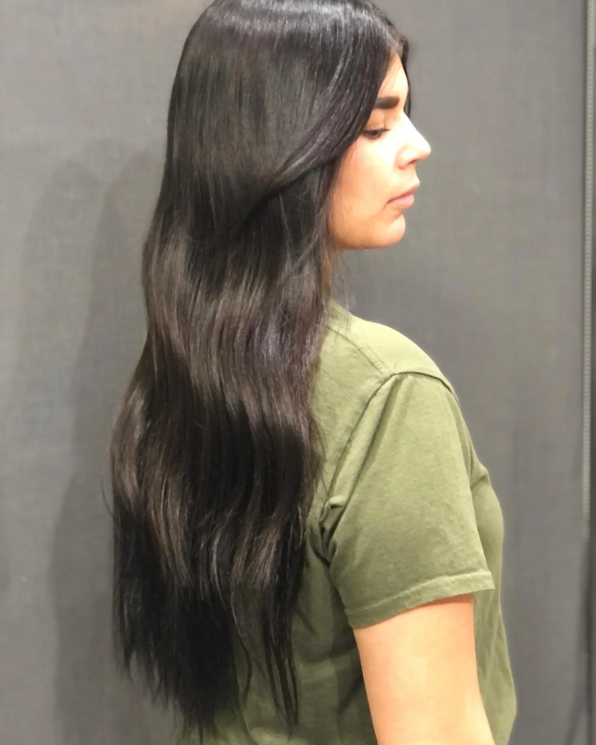 Long, flowy waves with a center part. 2