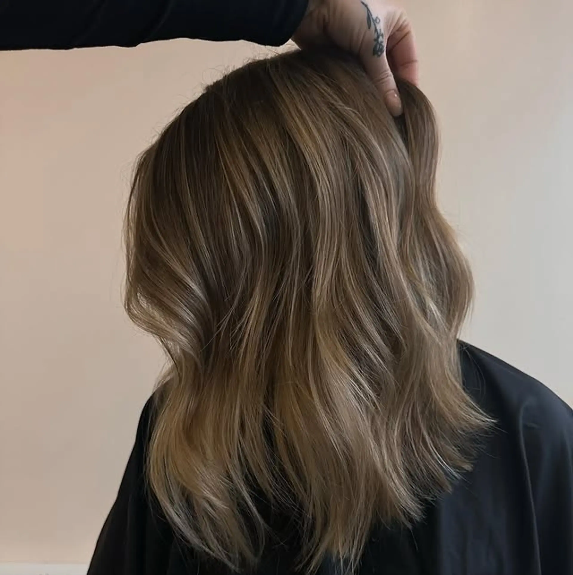 A bronde balayage with beachy waves. 1