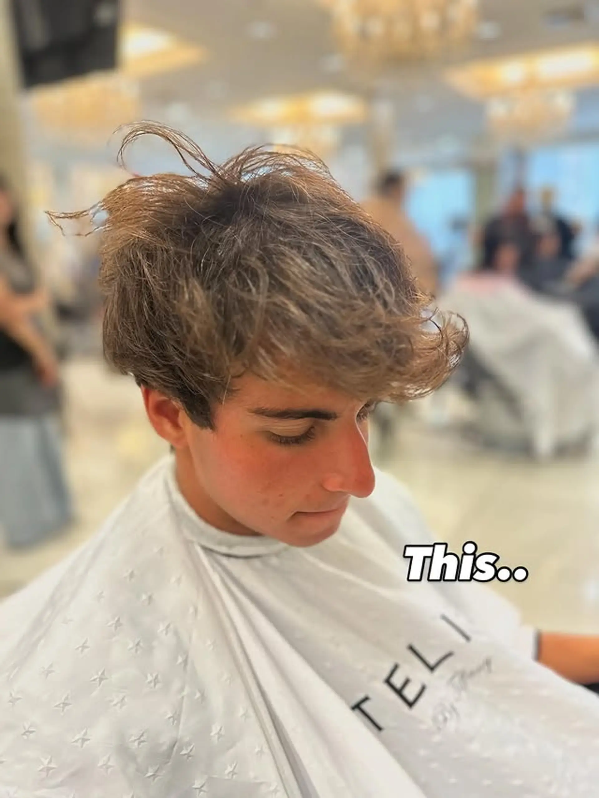 A short, textured crop with a tousled, voluminous finish. 1