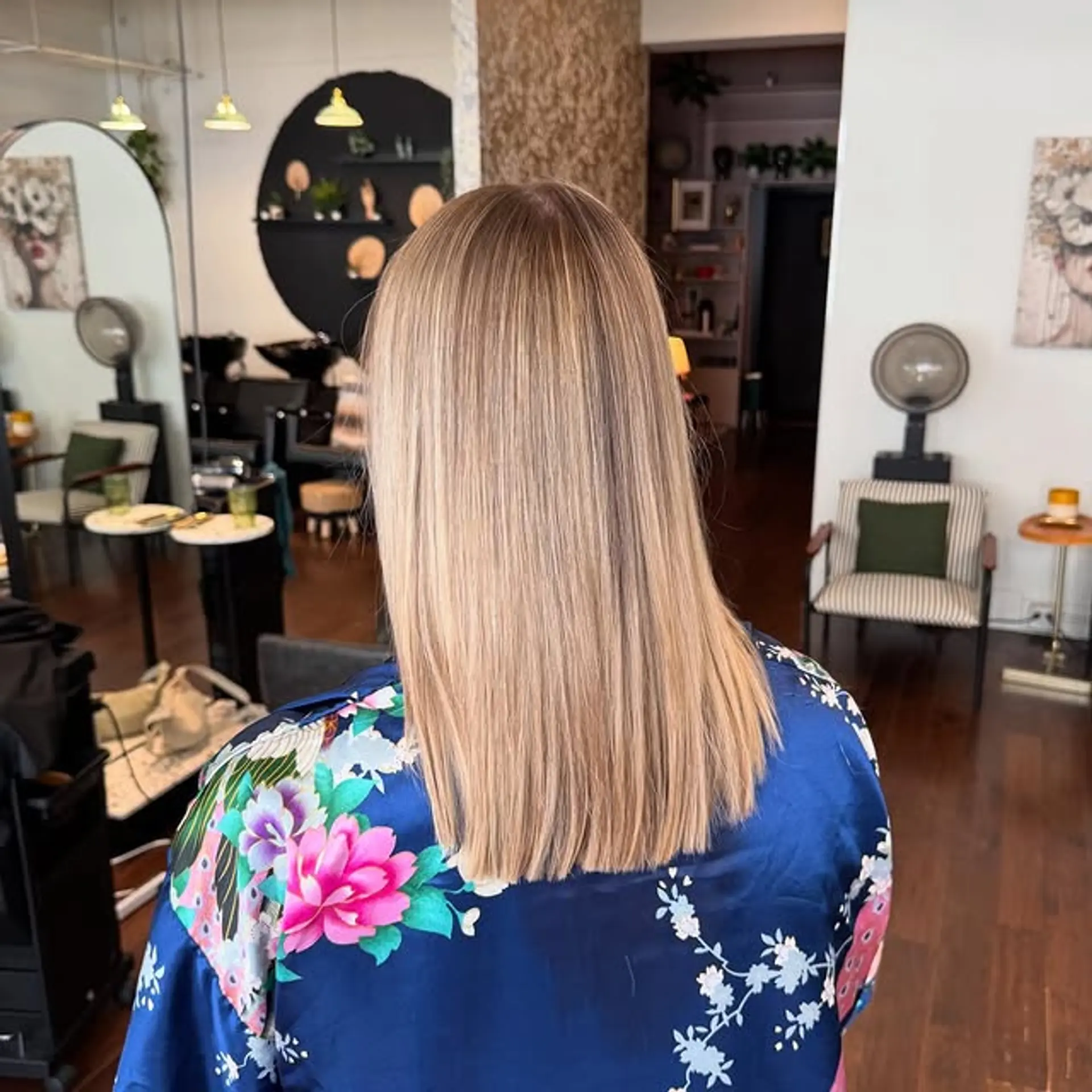 A straight lob with a lived-in blonde color. 1