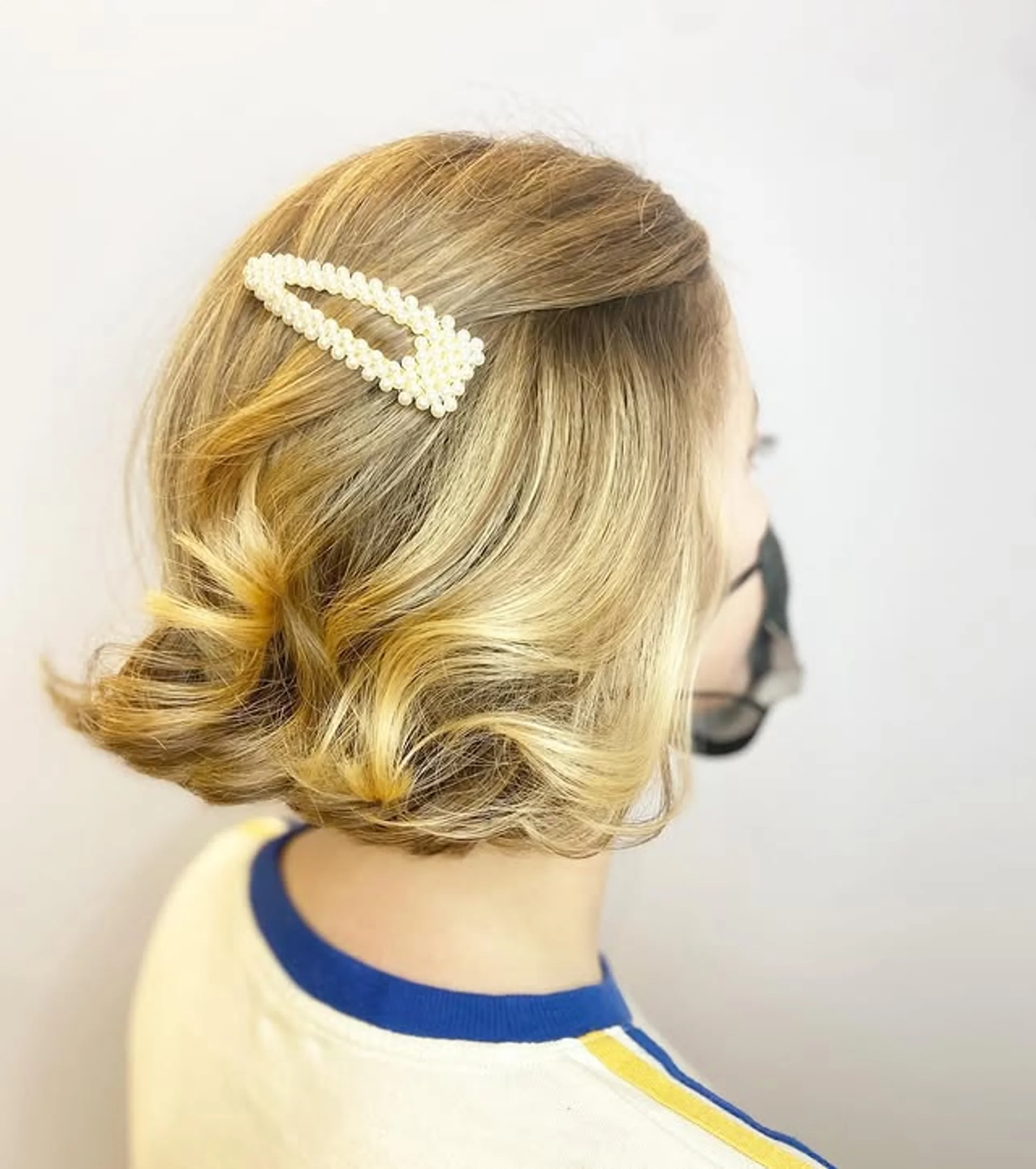 A glamorous voluminous curly bronde bob with gold leaf accents. - Preview 3