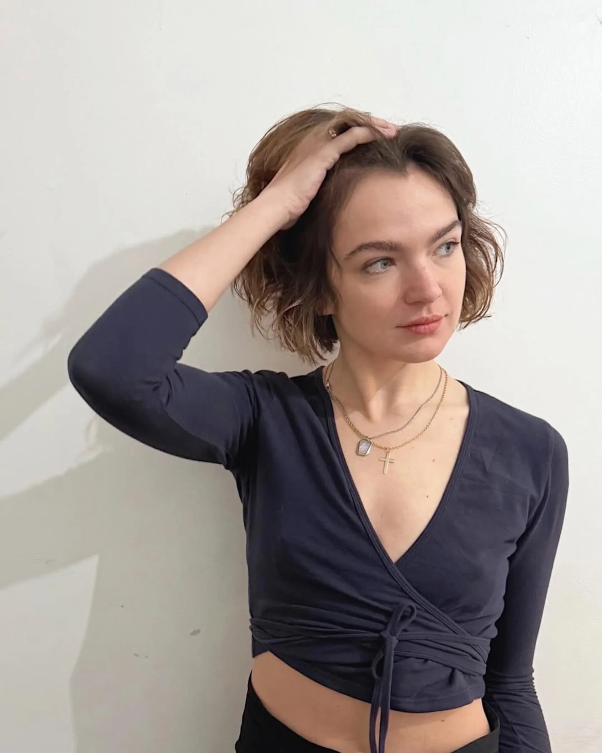 Effortless Chic Wavy Bob framing the face - Preview 2