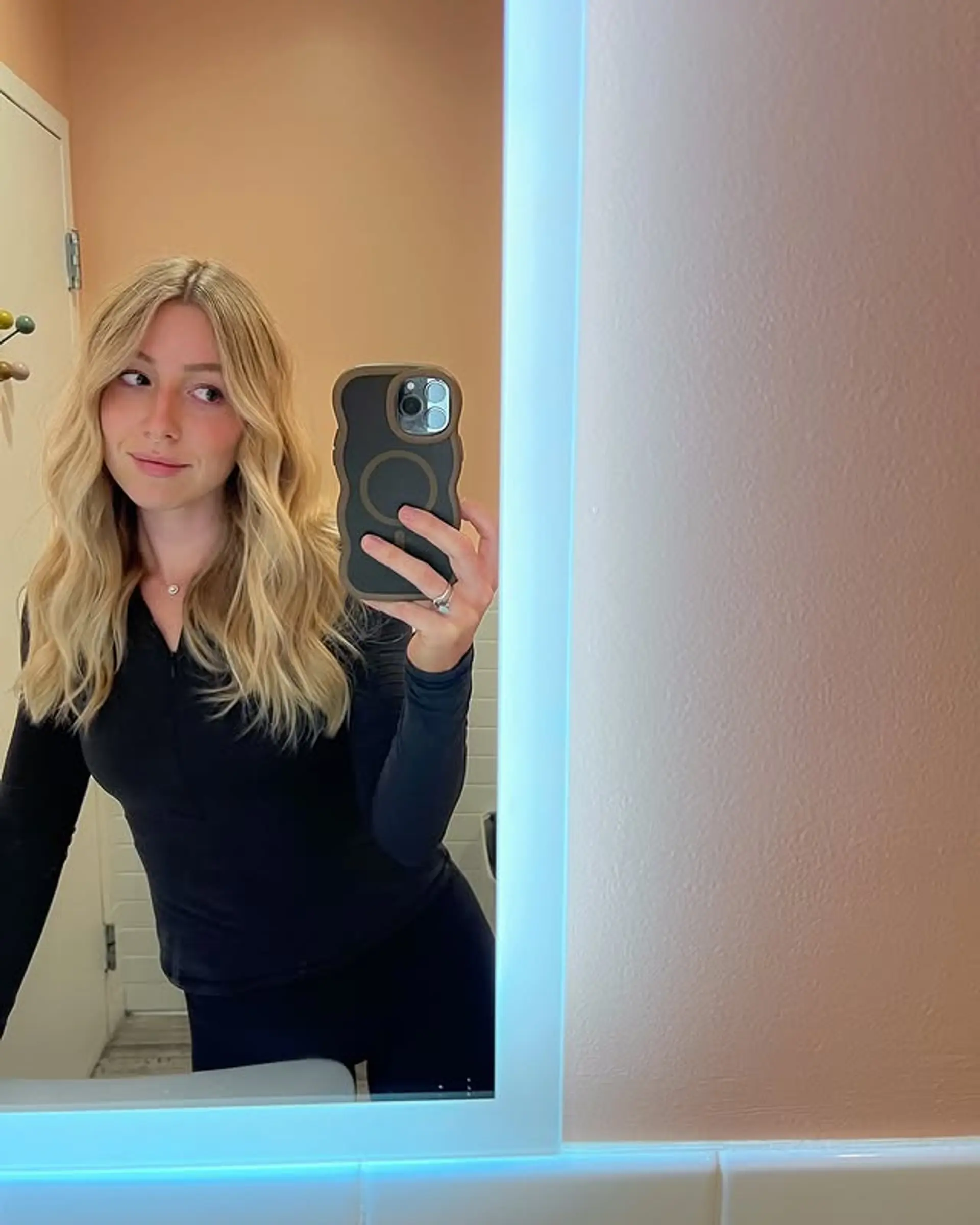 Soft beachy waves with subtle layering. 1