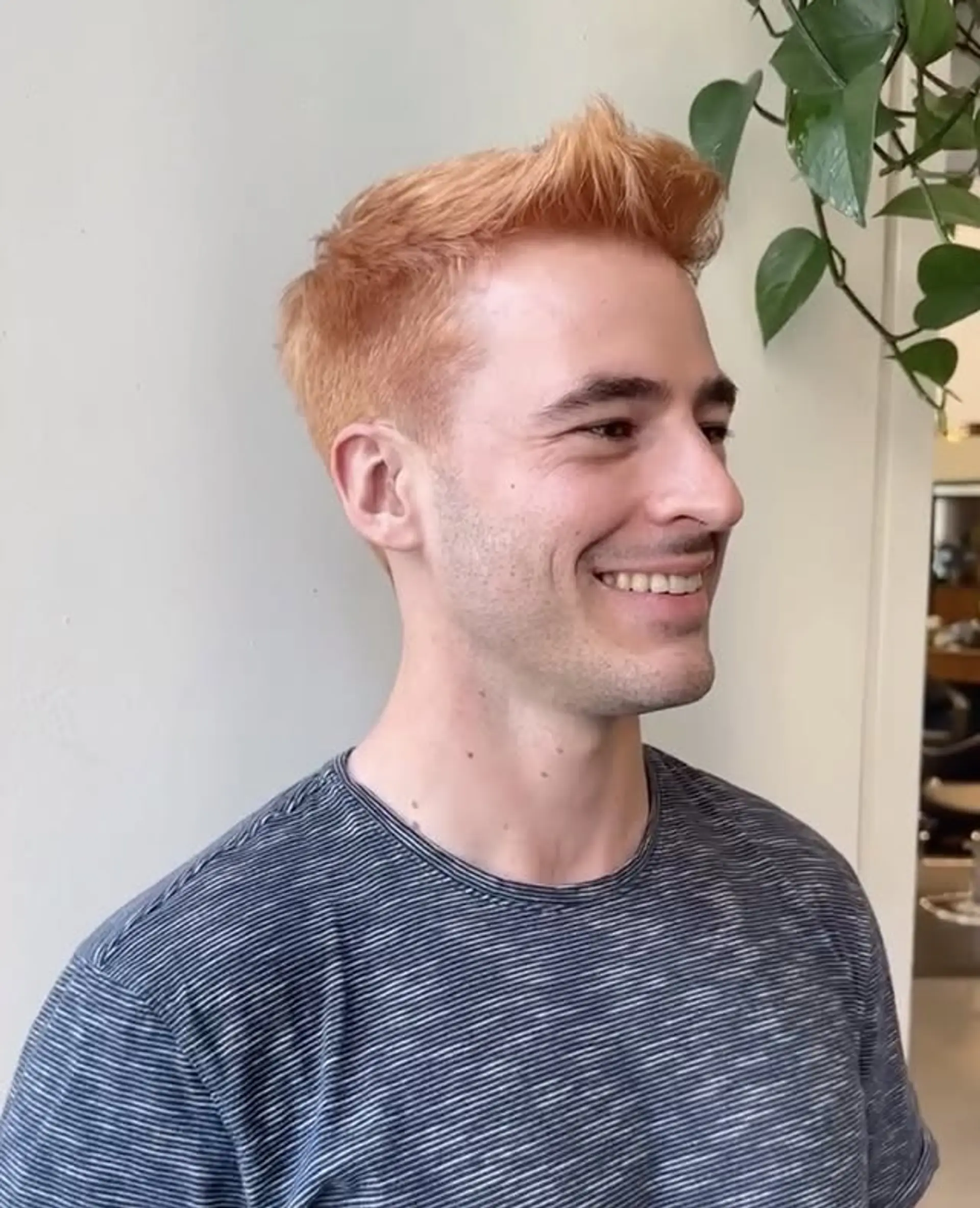 A short, textured crop with tapered sides. 1