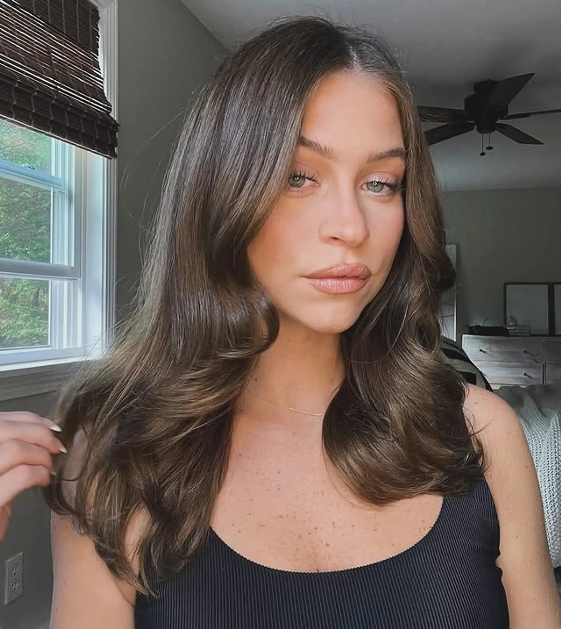 Glamorous, face-framing waves. 1