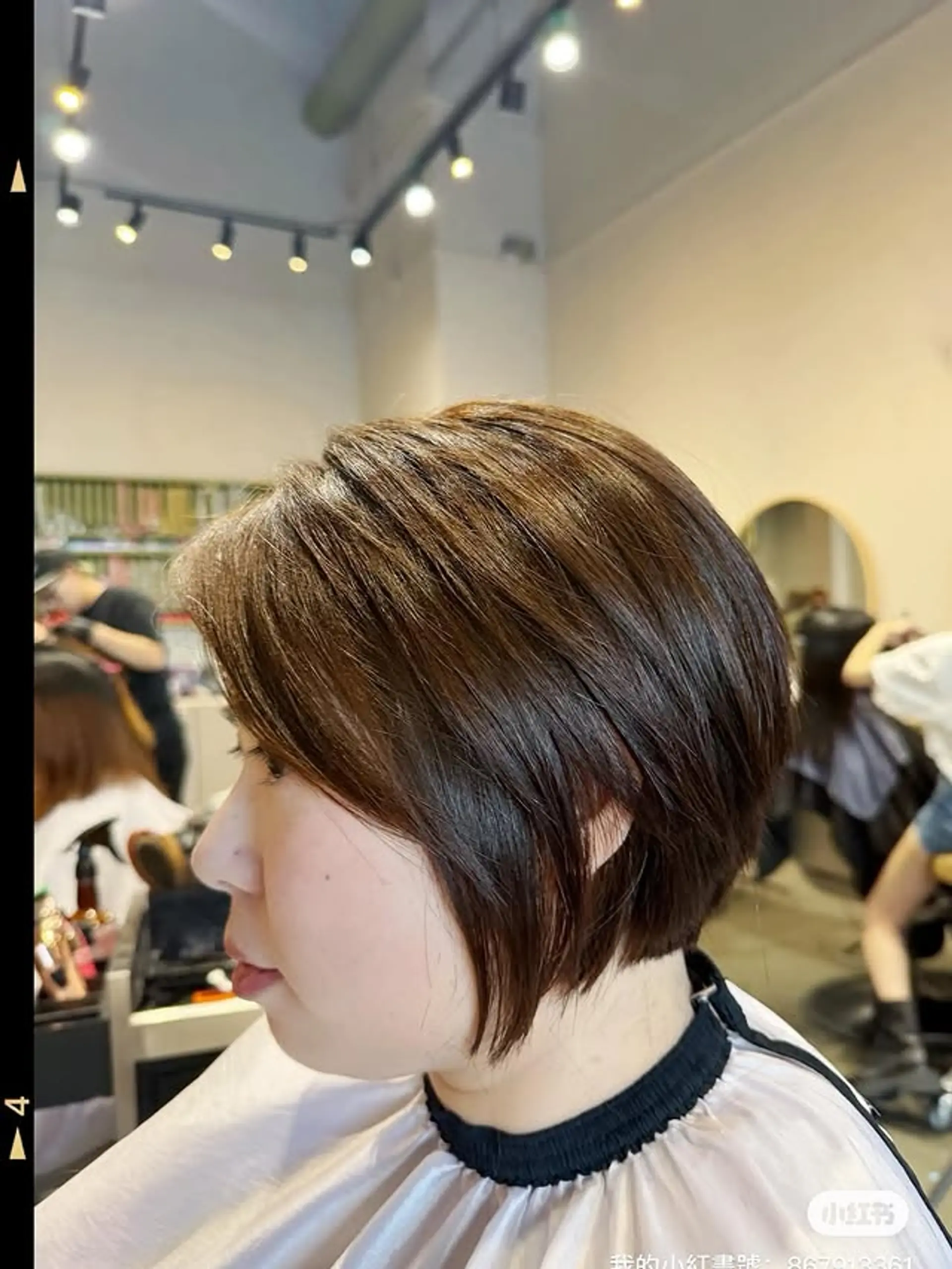 A chic inverted bob haircut with a modern and sophisticated style. 1