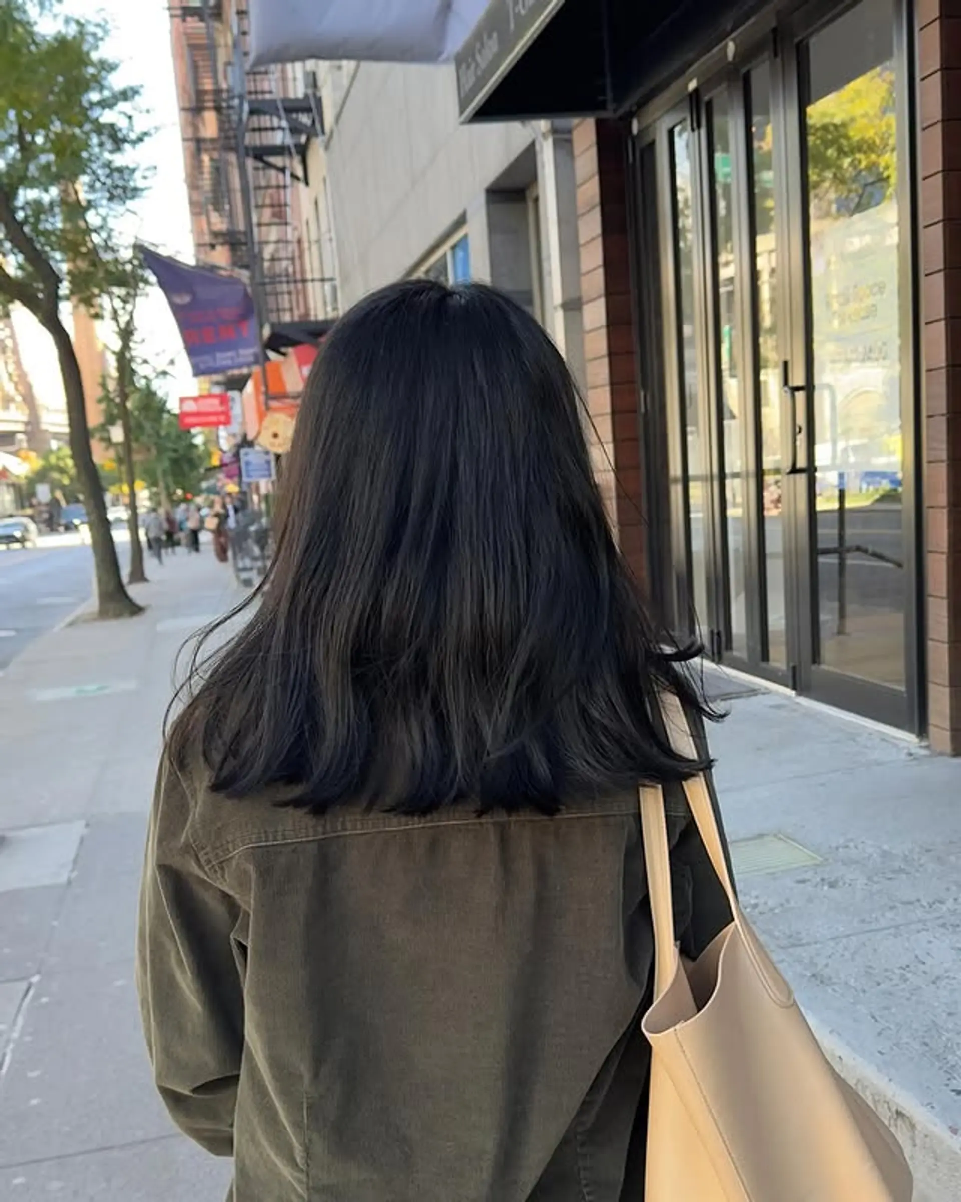 A blunt lob with soft layers for a modern, low-maintenance look. 1