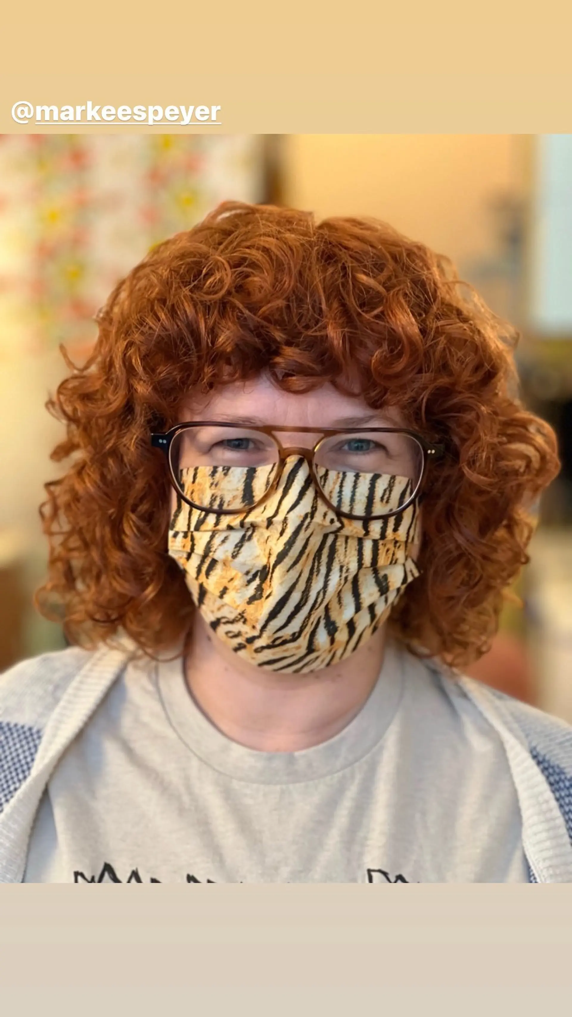 A voluminous, textured, curly shag. 1