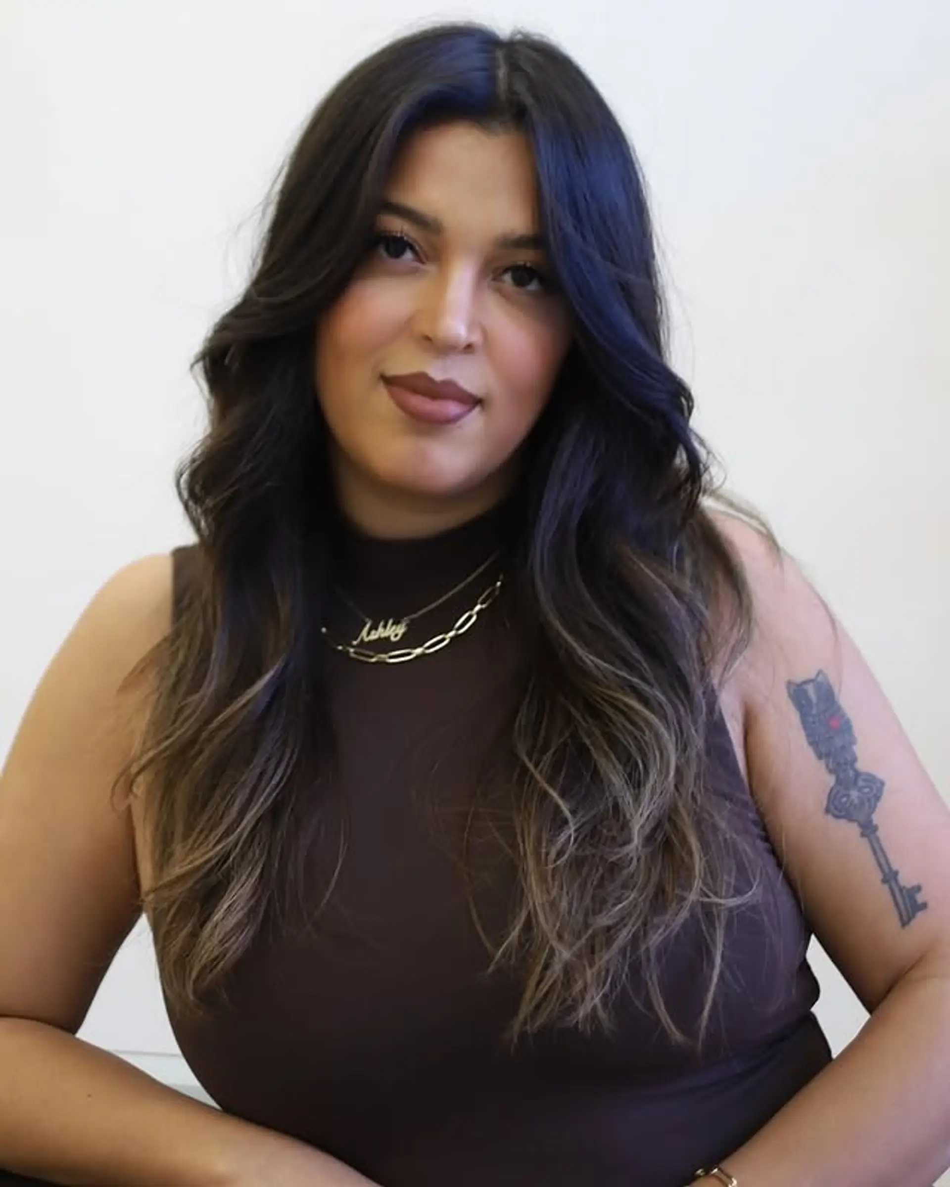 Long, voluminous waves with a beautiful balayage. 1