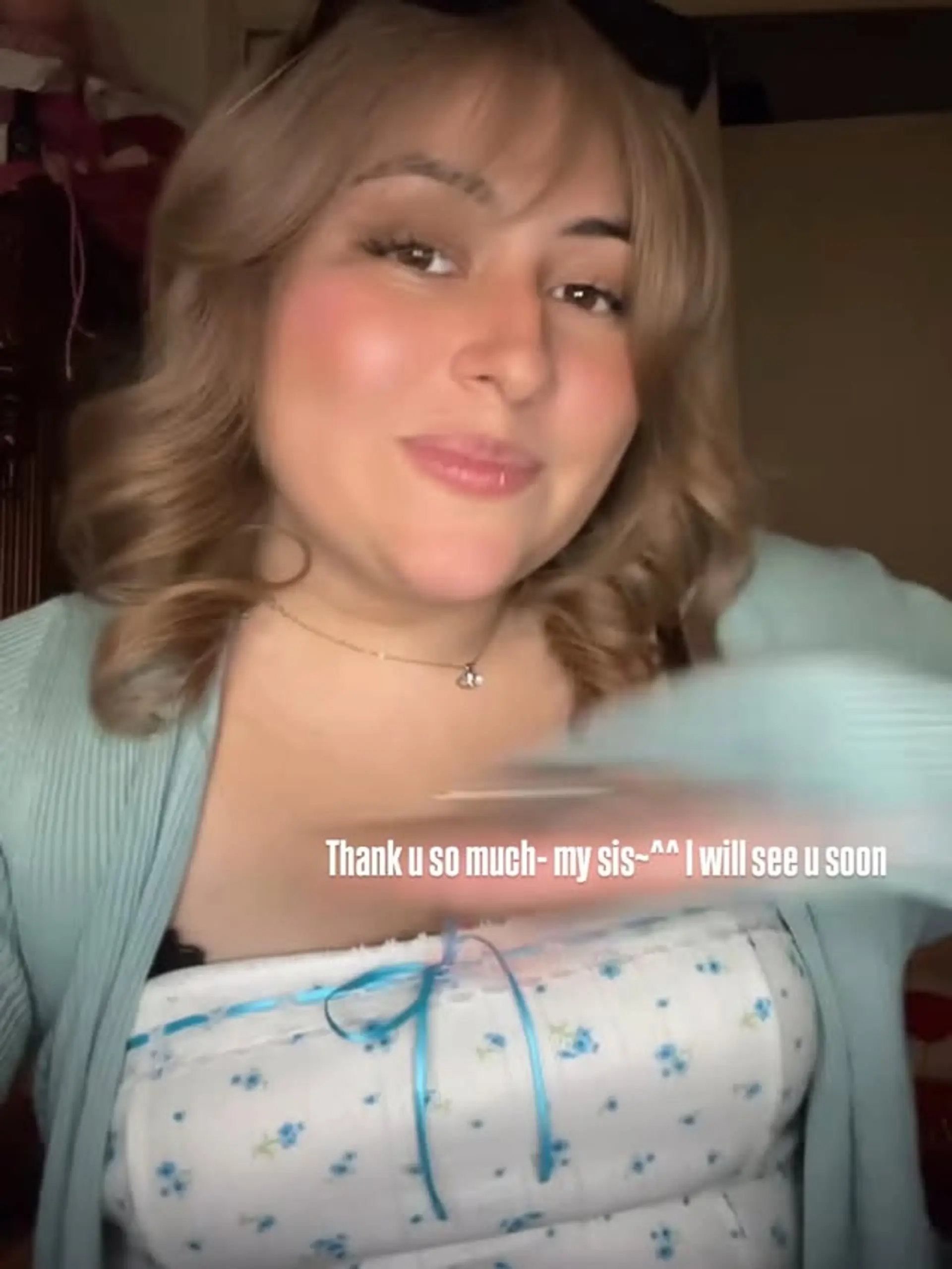 Retro waves with face-framing curtain bangs. 1