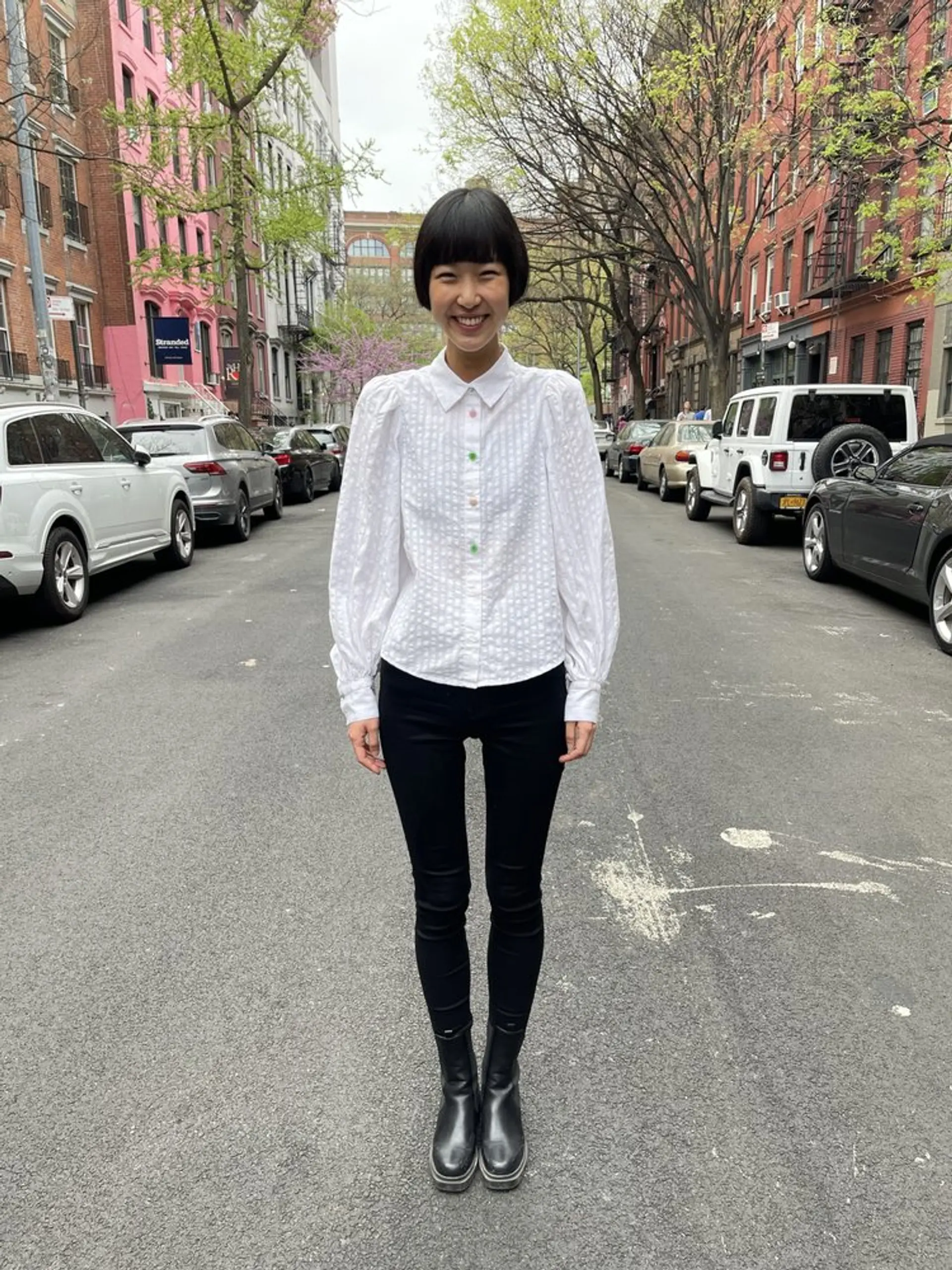 A short, blunt bob with straight bangs. 1