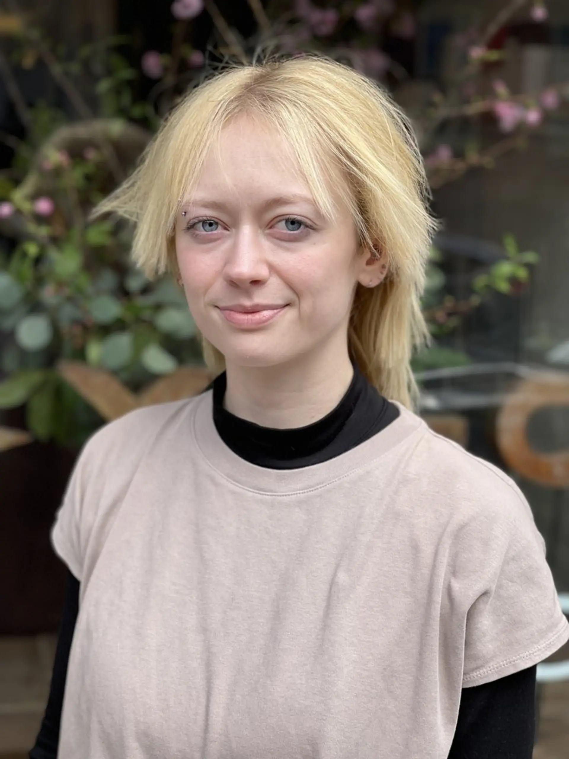 A modern take on the classic mullet, featuring choppy layers and a shaggy texture. 1