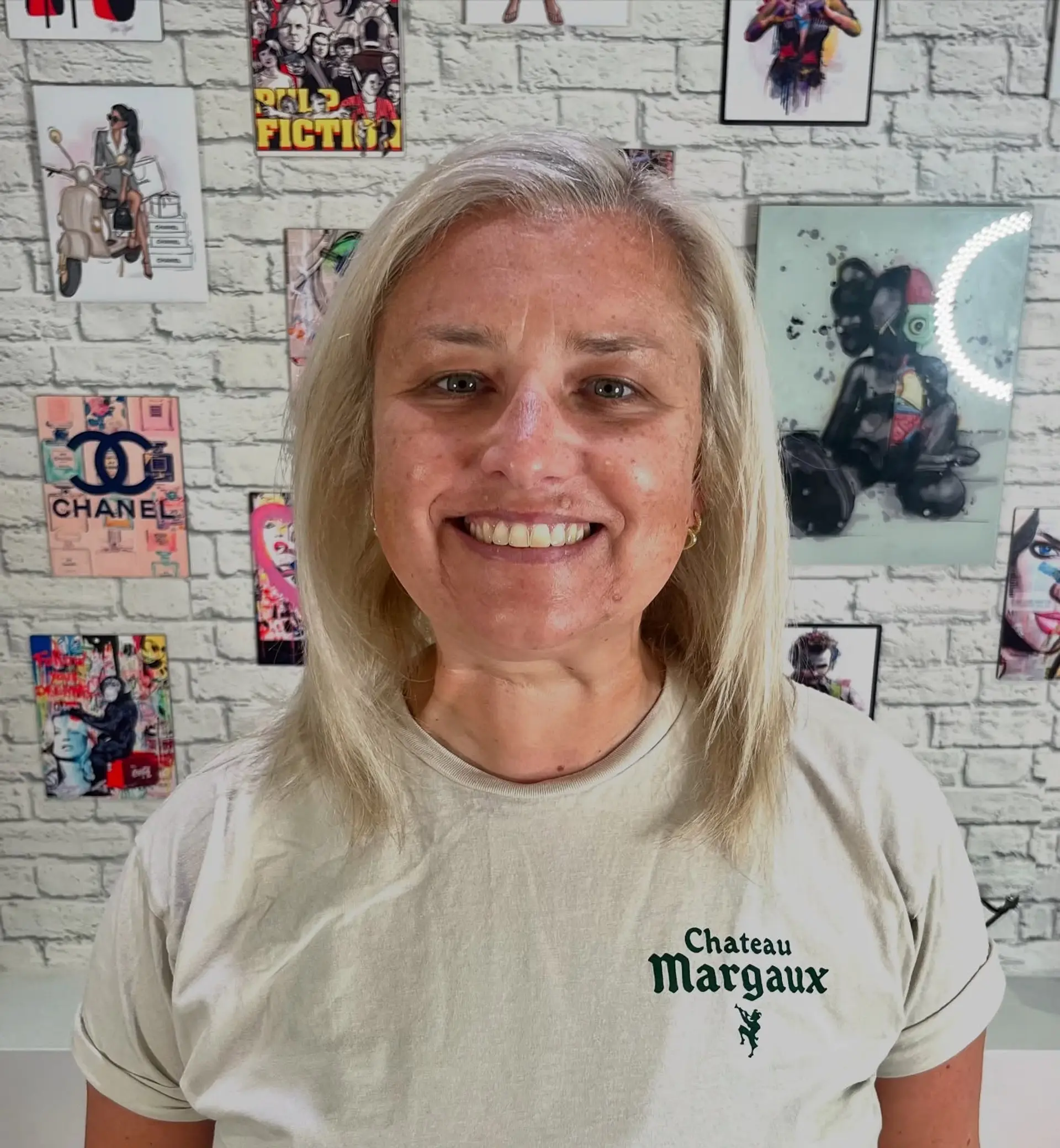 A sleek, blunt lob with a modern edge. 2