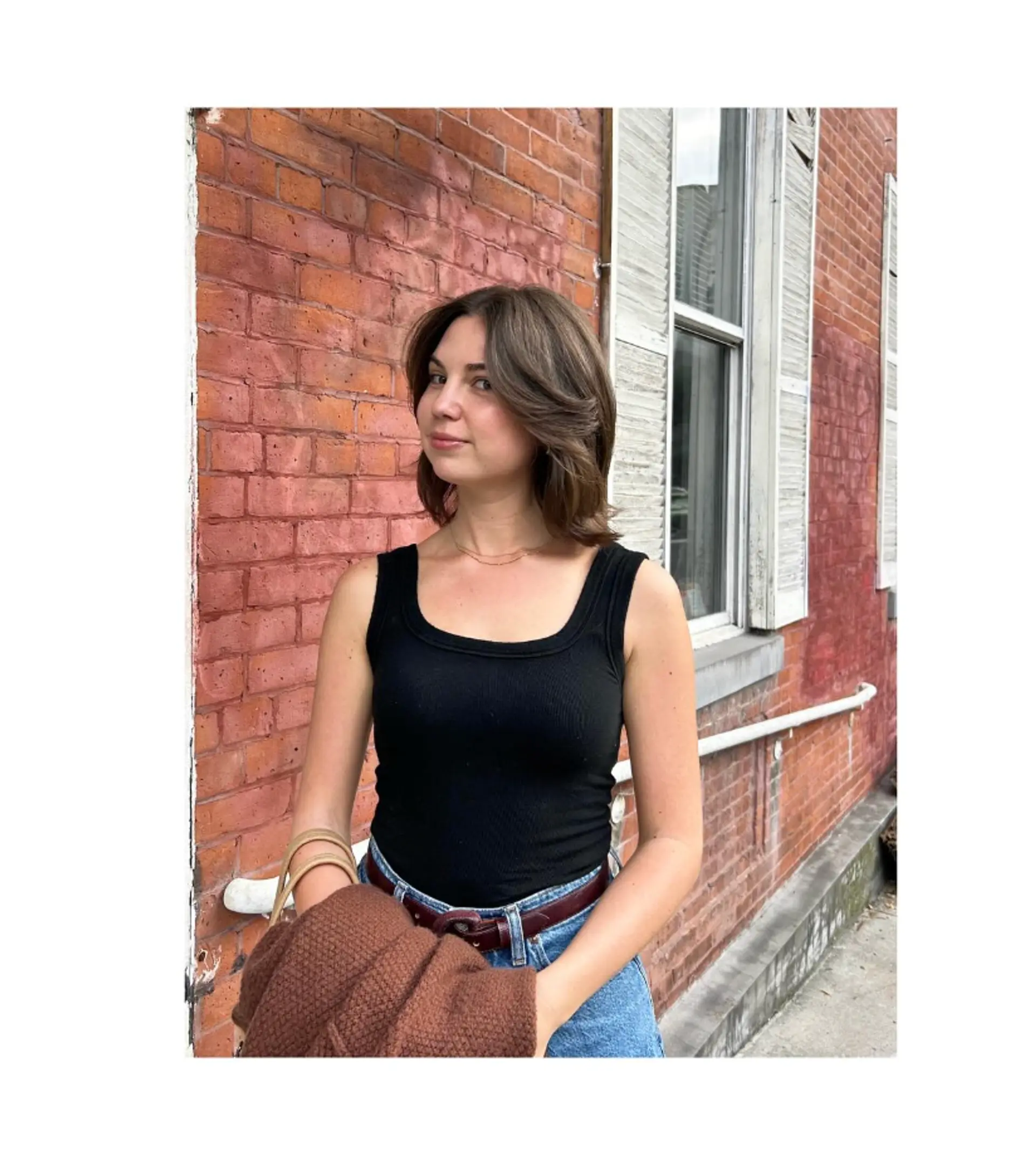 A classic 90s layered bob with distinct face-framing. 1