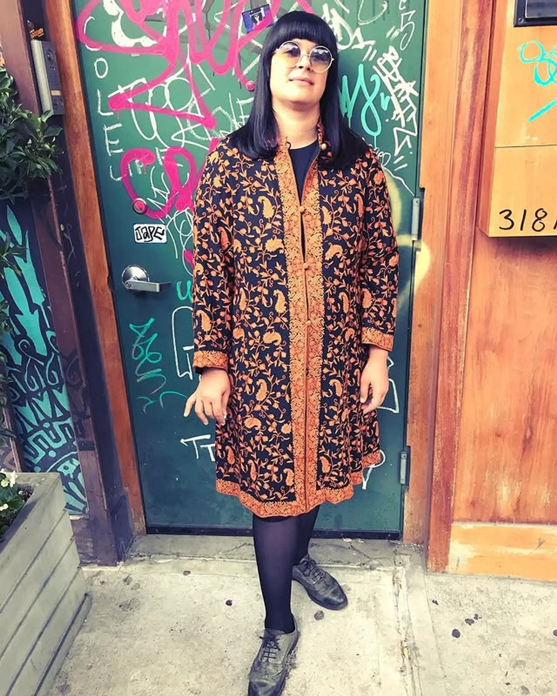 A sleek, straight bob with eye-catching blunt bangs. 1