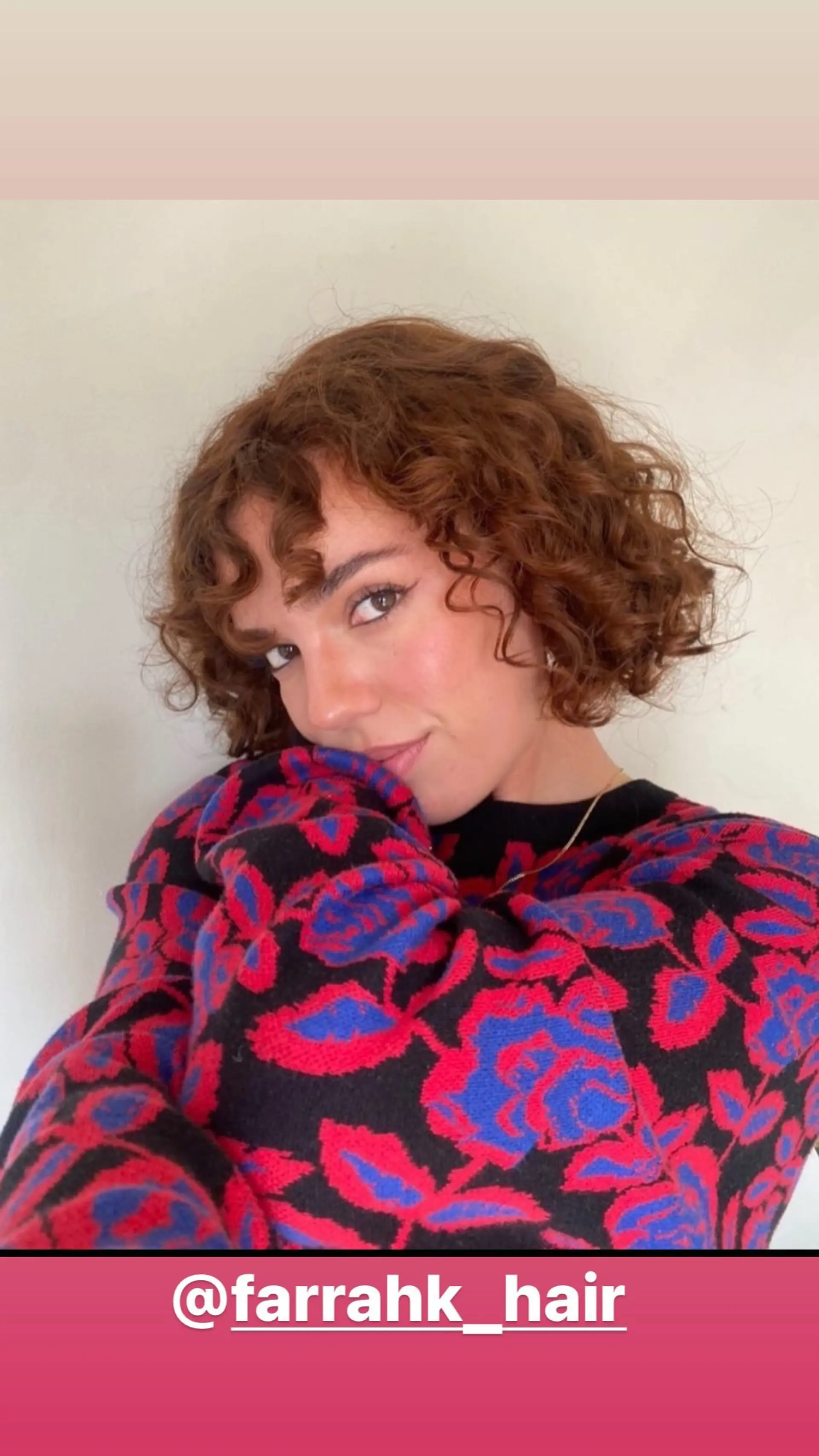 A short and stylish curly bob. 1