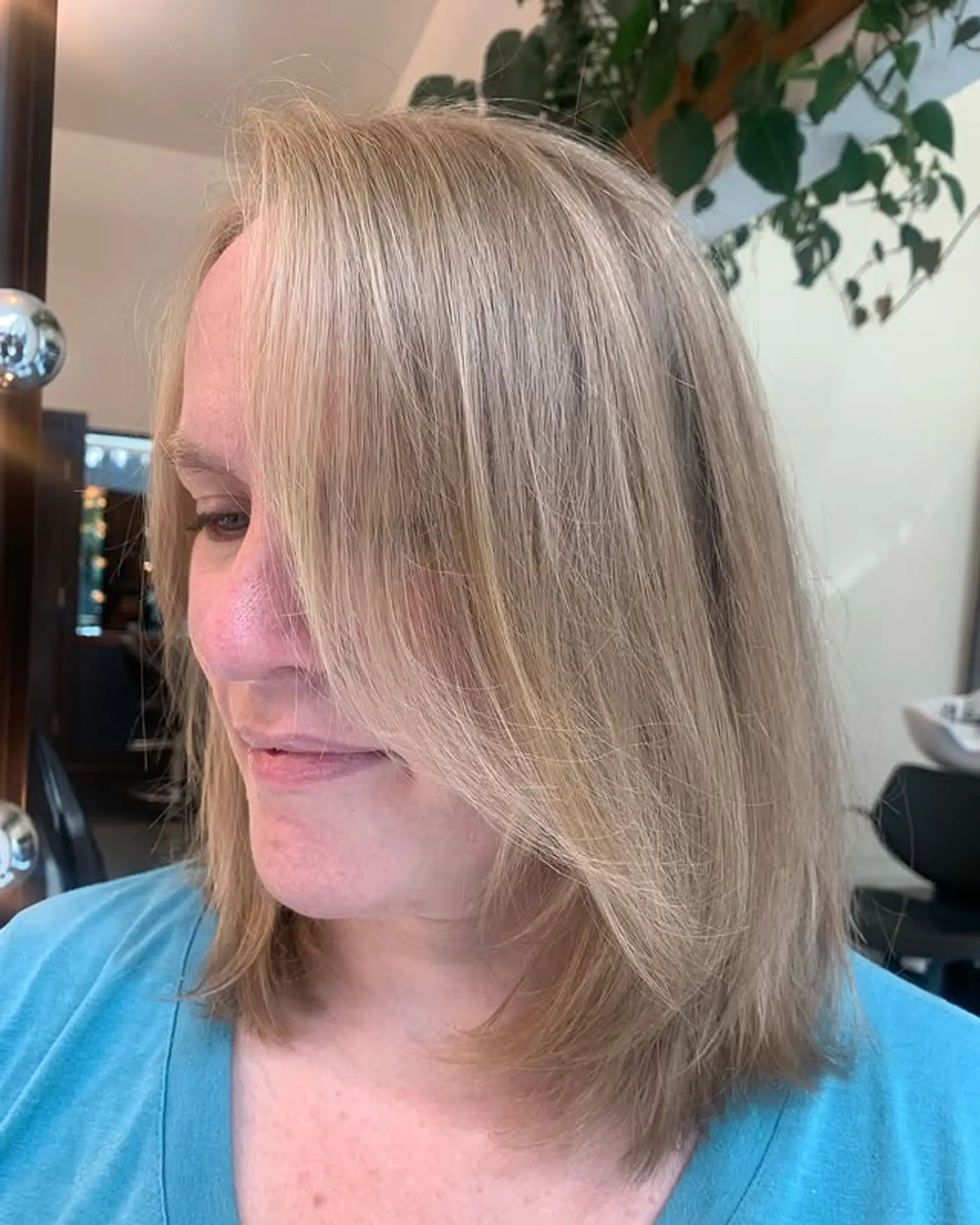 A layered lob with soft, beachy waves. 1