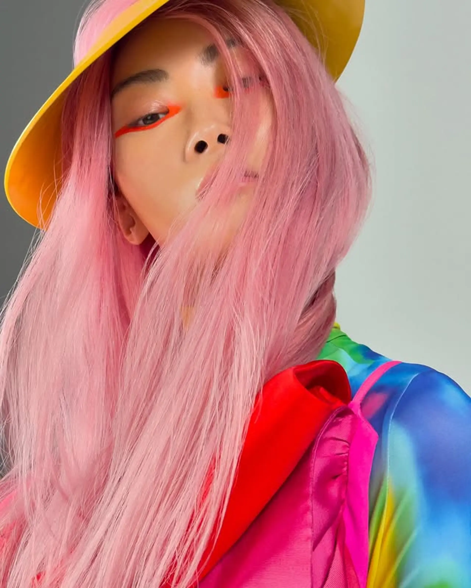 Long, straight hair with a vibrant pink color. 1