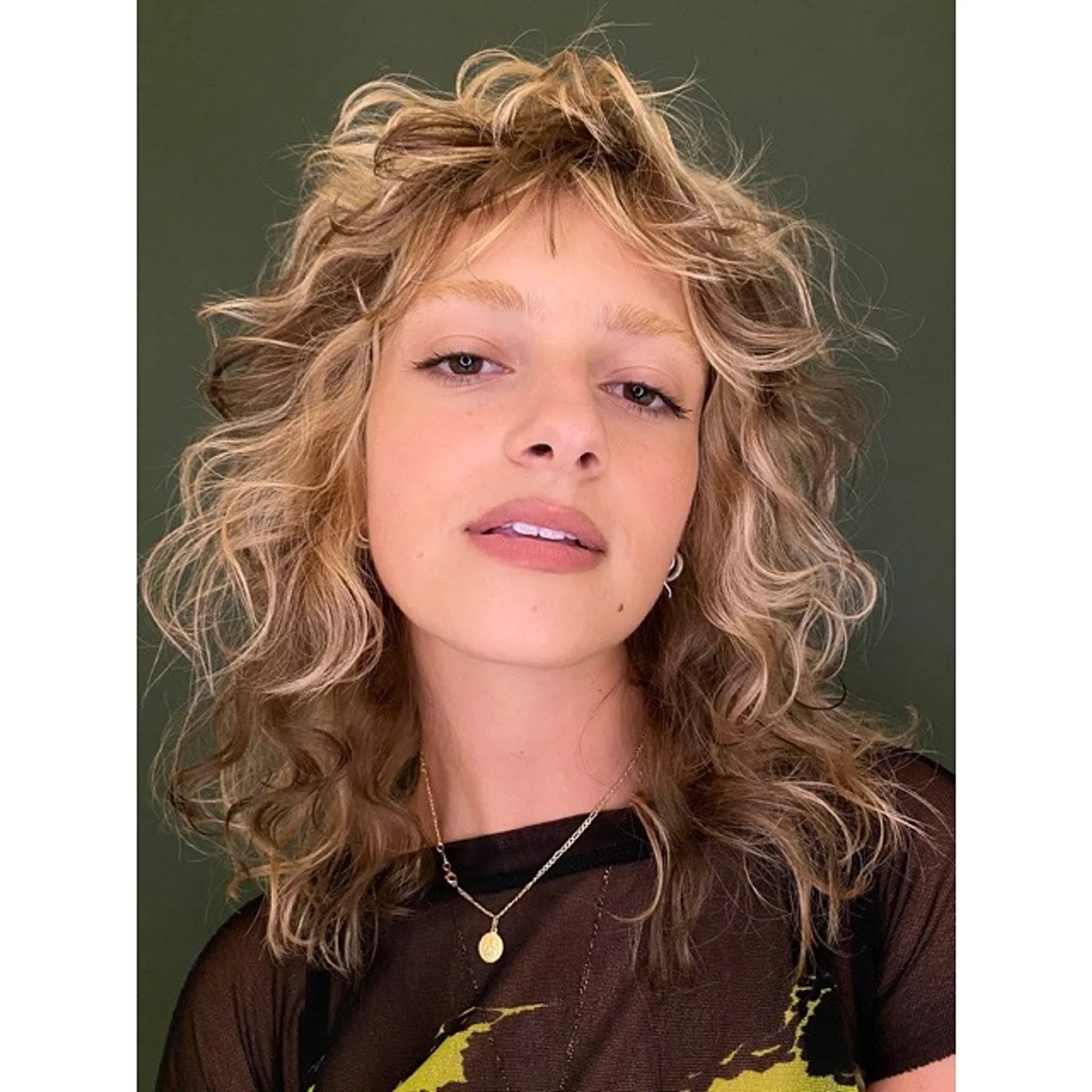 Textured pixie mullet featuring choppy layers and a modern punk edge - Preview 3