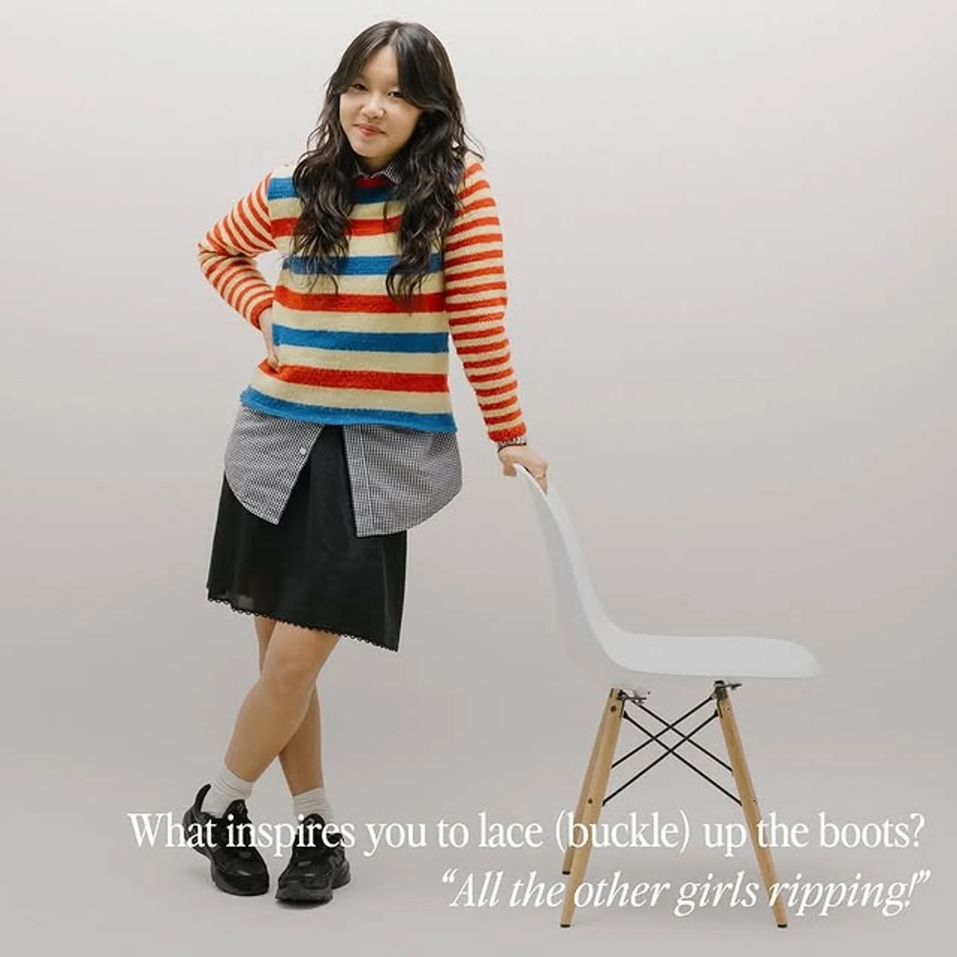 Glamorous vintage-inspired waves for a red carpet event, reminiscent of celebrity style. - Preview 2