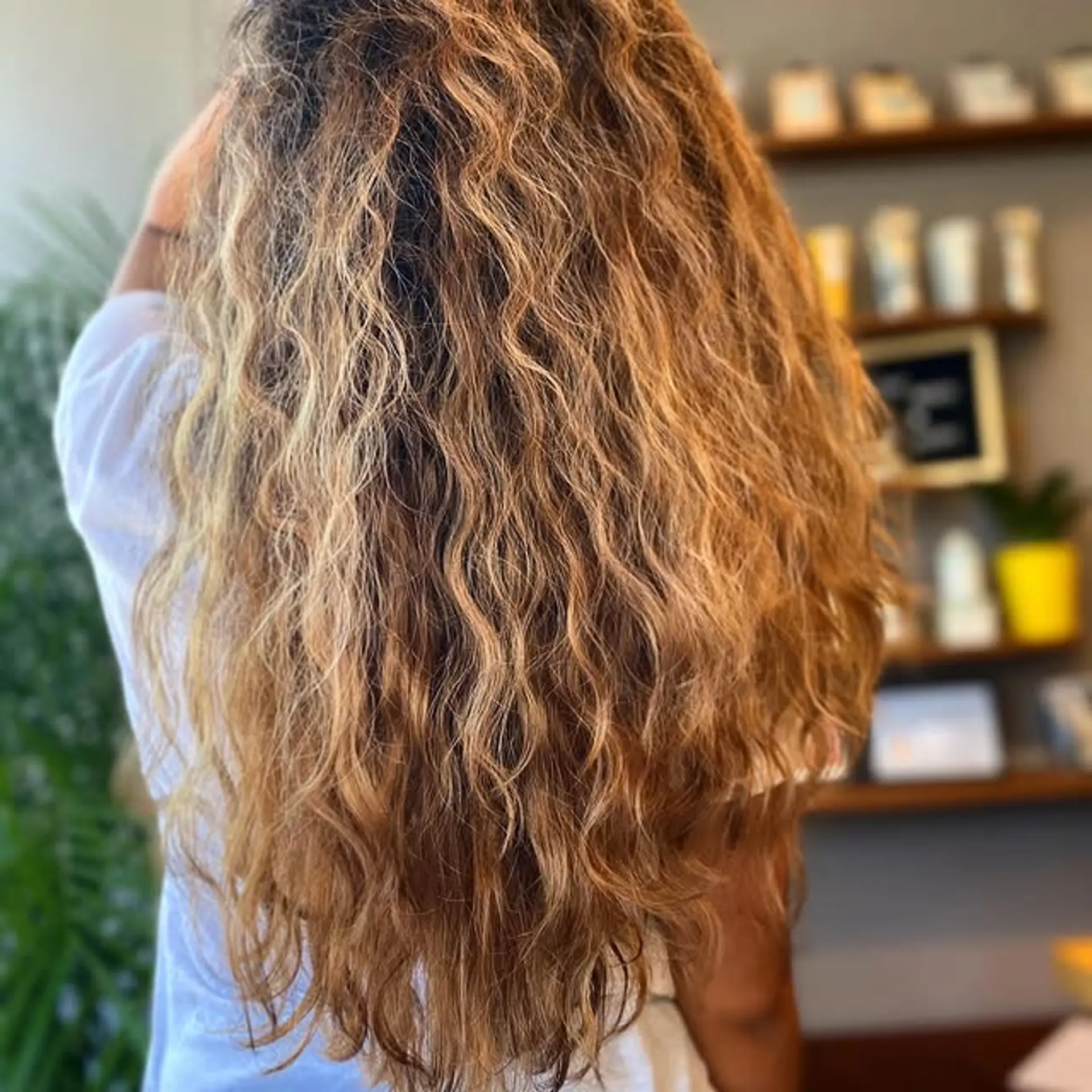 Long, layered soft waves with a balayage 1