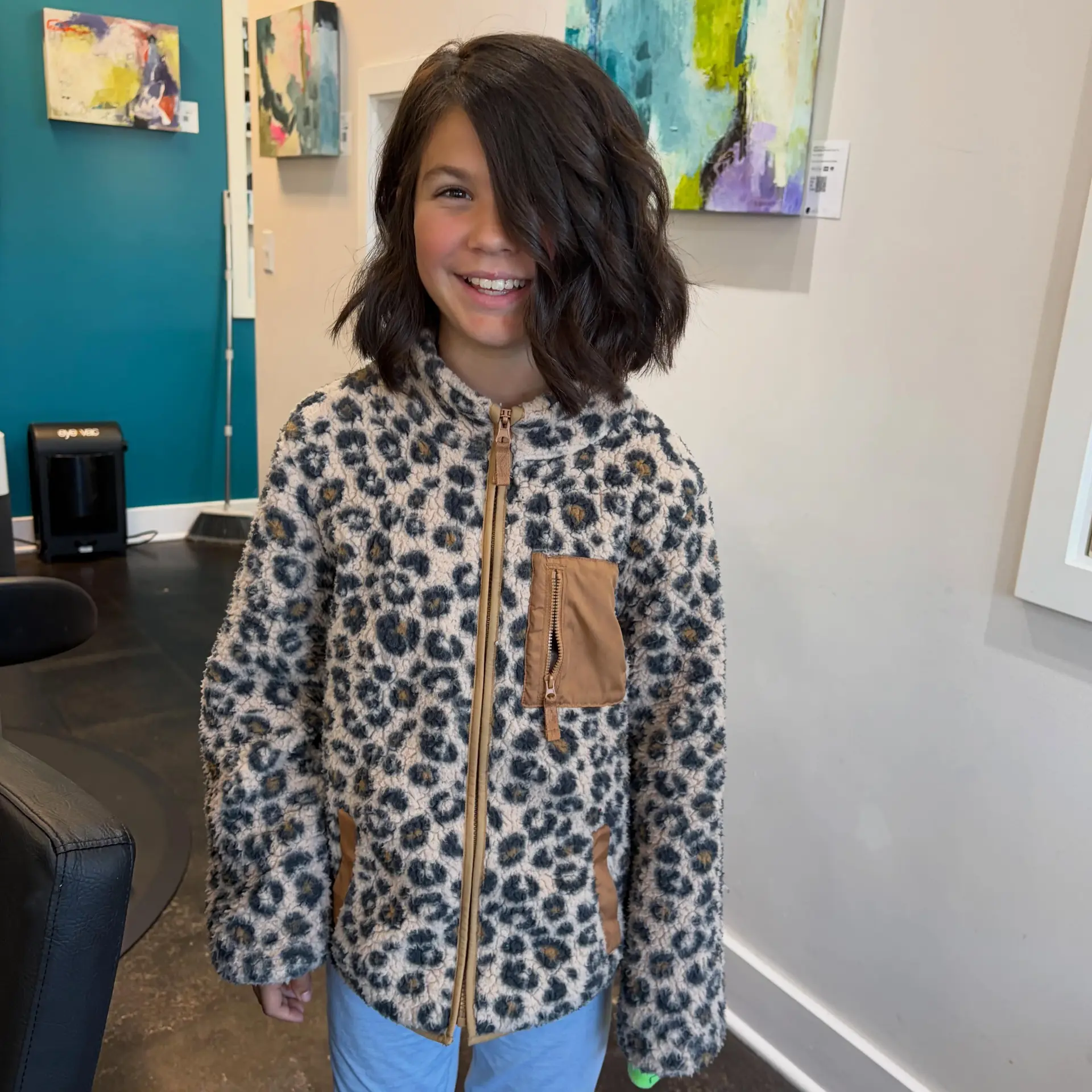 A shoulder-skimming textured bob with soft, tousled waves and a playful side-swept front. 1