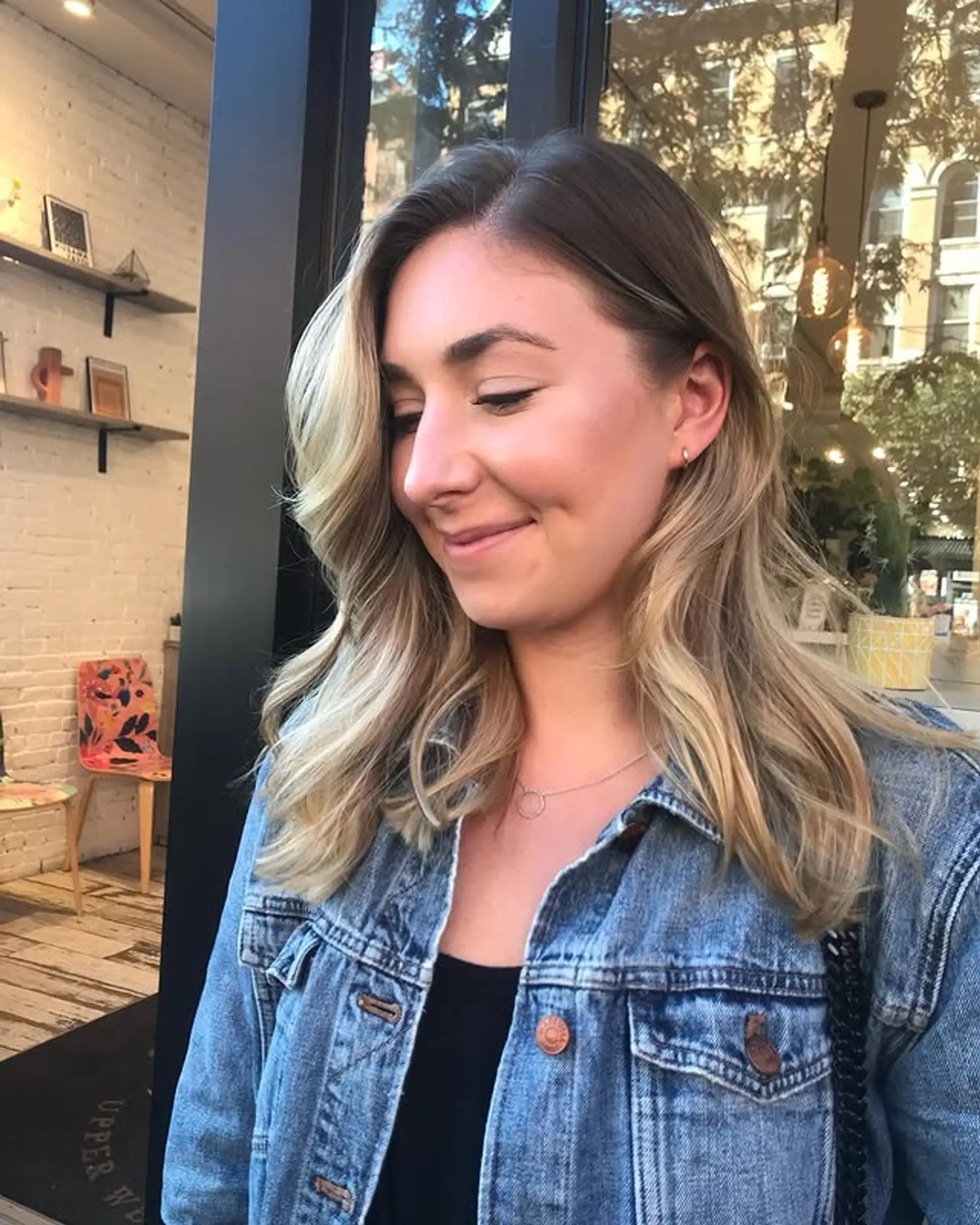 Long, wavy ombre hairstyle with soft beach waves and face-framing layers. 1