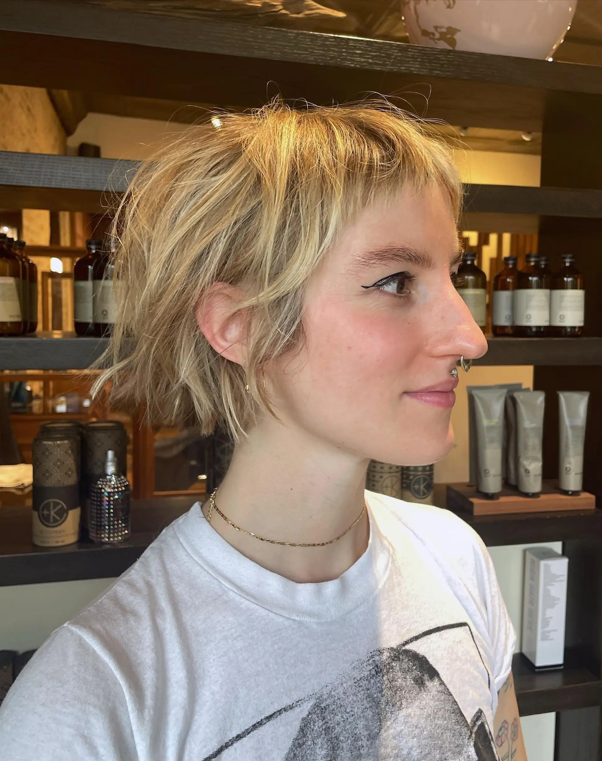 A short pixie cut with textured, choppy layers. 1