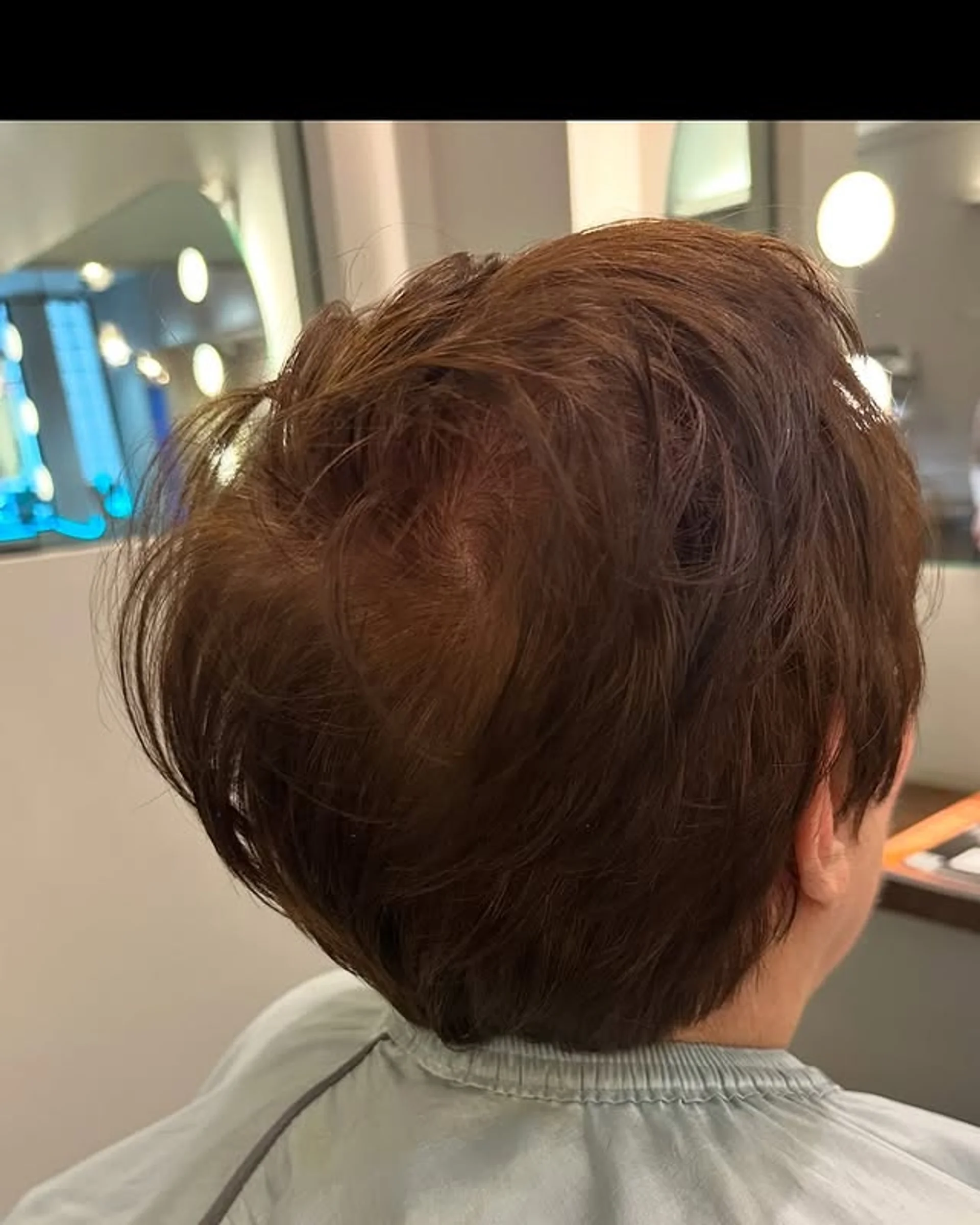 Wavy bob with defined volume perfect for fine hair - Preview 2