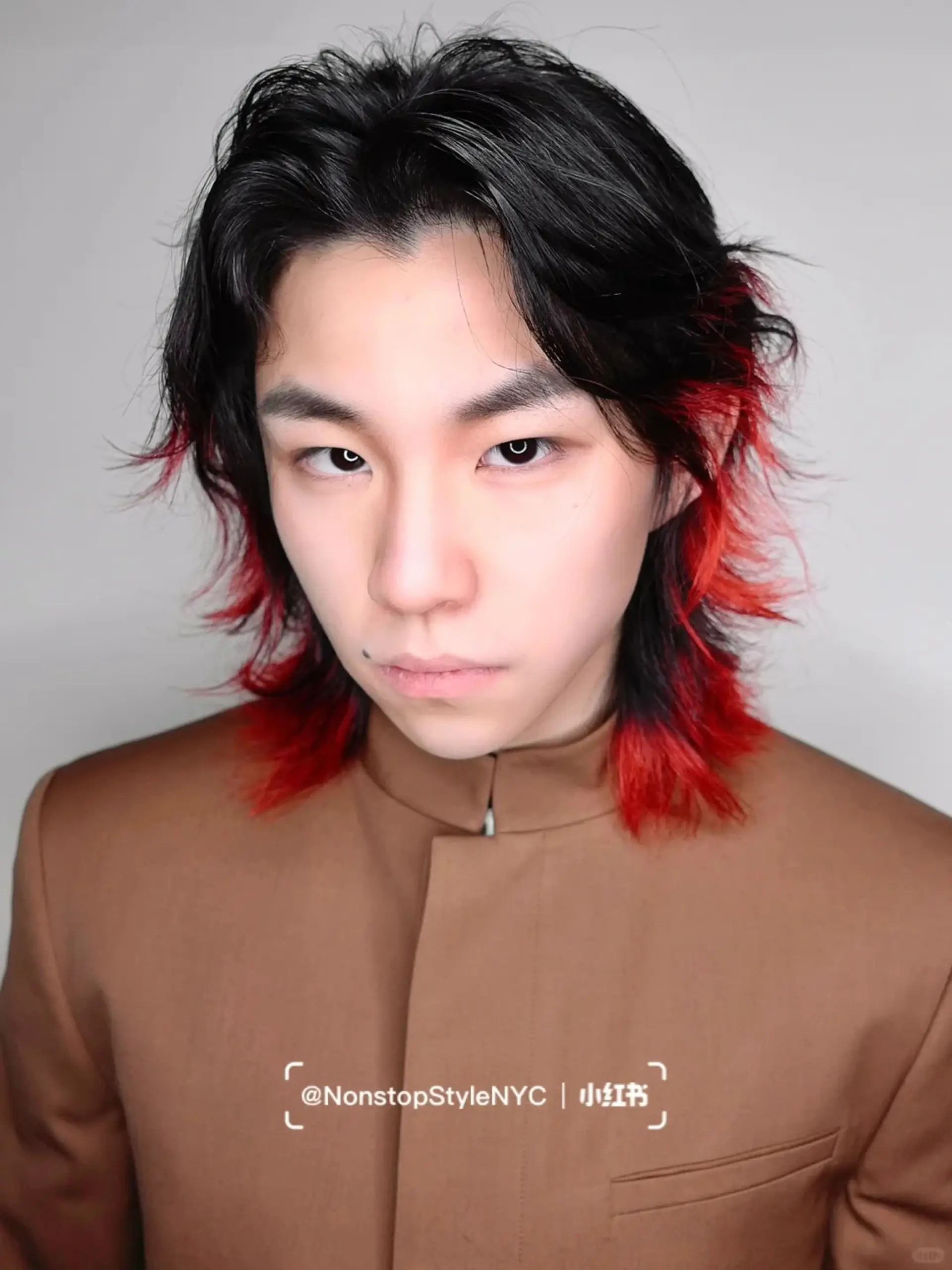 This medium-length, wavy hairstyle features a dramatic two-tone color scheme with predominant black hair and vivid red tips. Designed with shaggy layers cascading around the head, this style delivers a rebellious and edgy vibe.

(NonstopStyle: by Hiro) 1