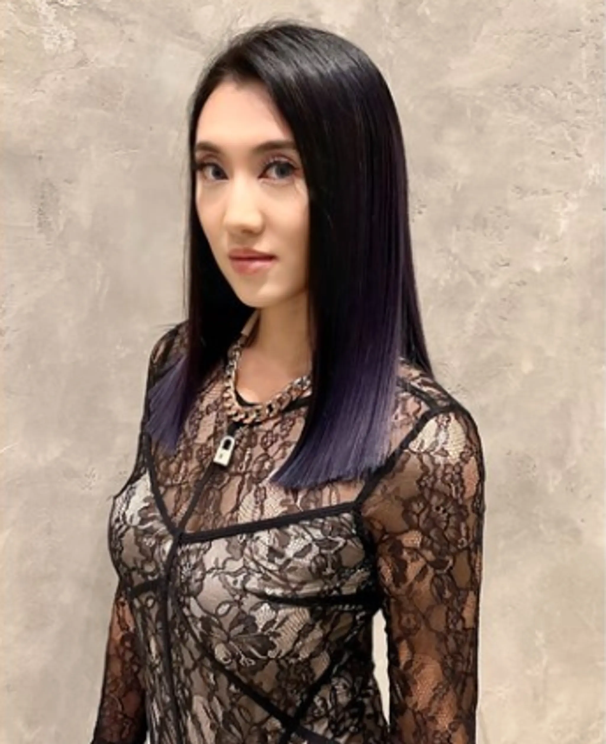 Sleek, straight, shoulder-length hair primarily black with a luxurious ombre transition to a muted purple towards the ends, providing an elegant gradient effect.
(NonstopStyle: by Hiro)