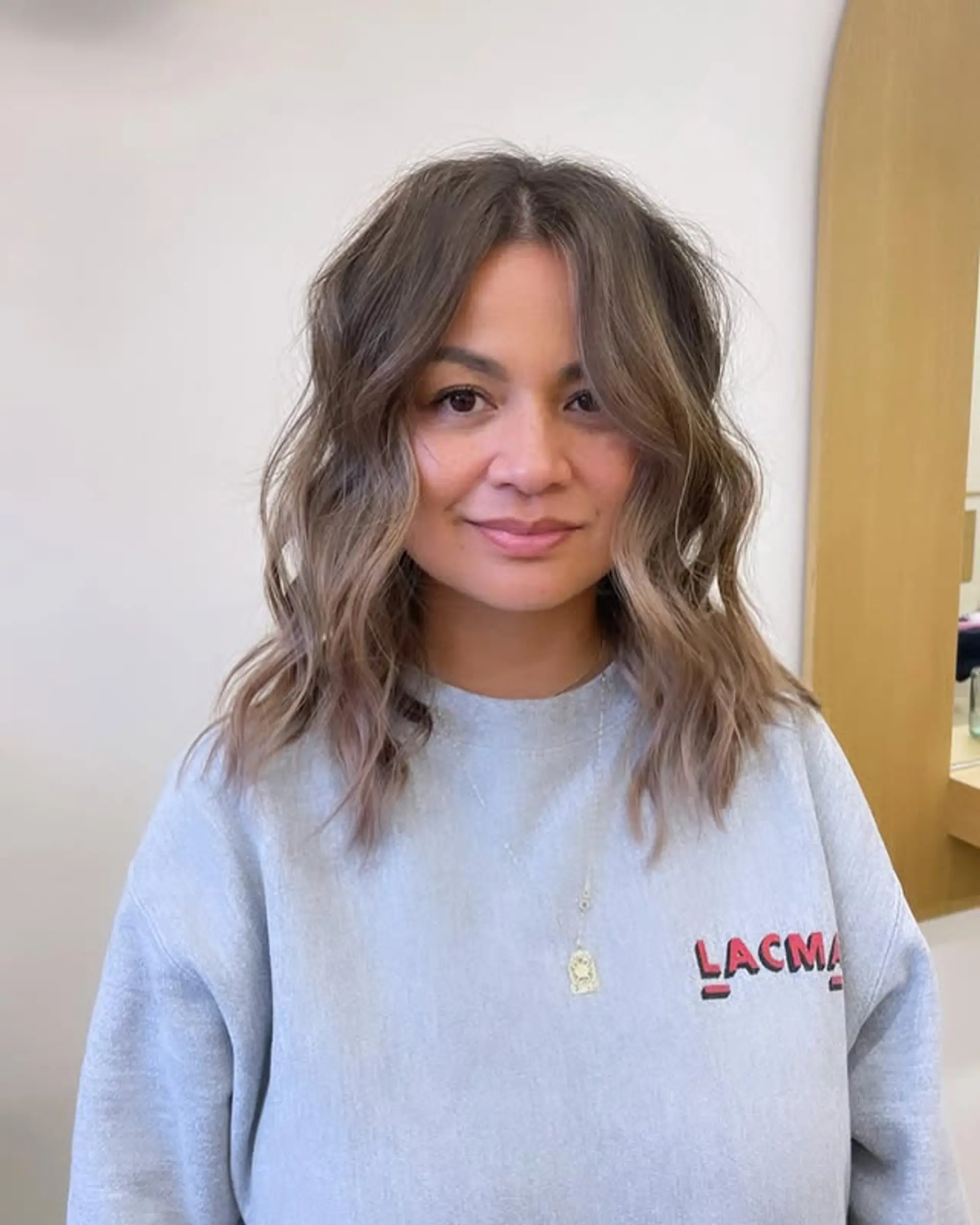 A wavy lob with a bronde balayage. 1