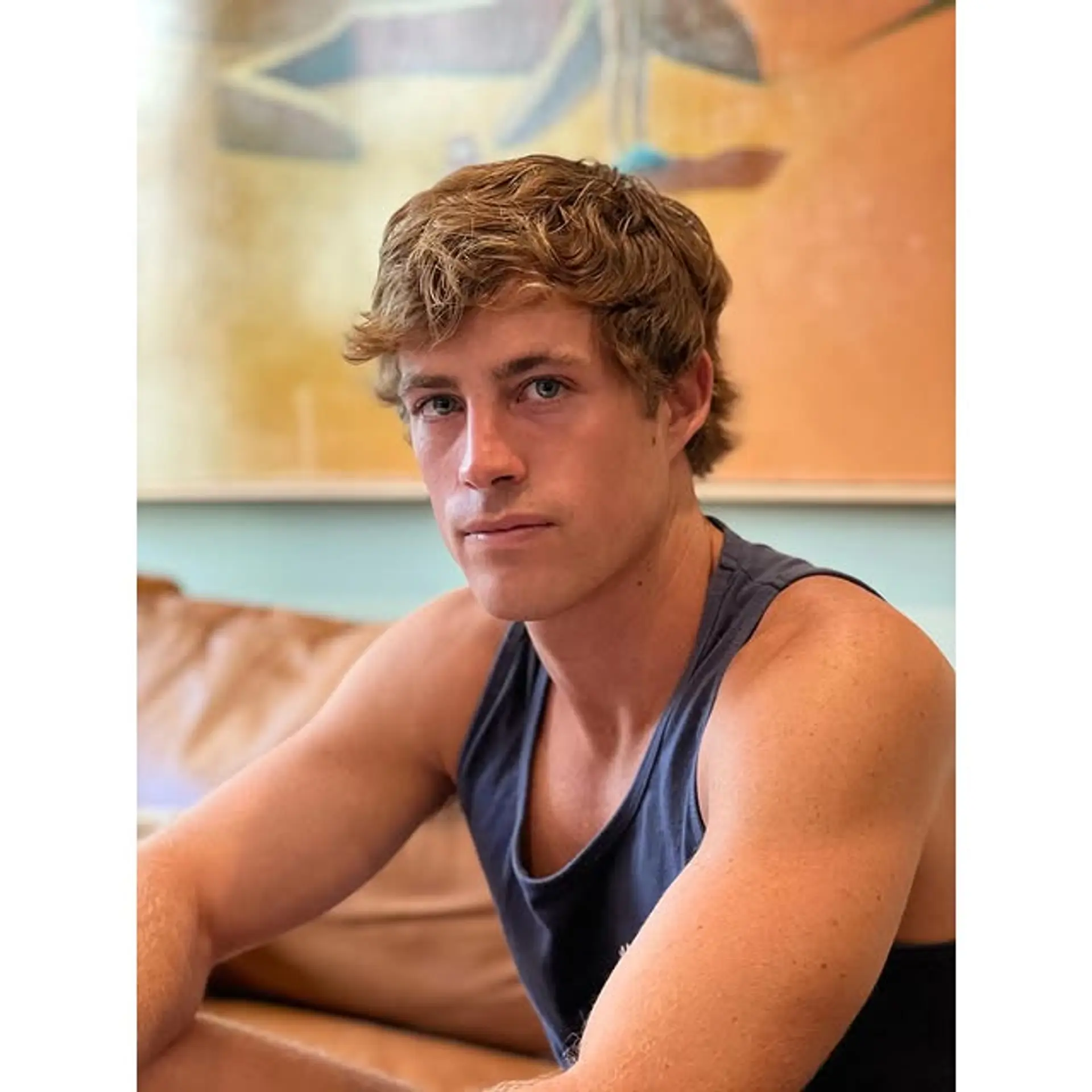 A textured crop with natural waves. 1