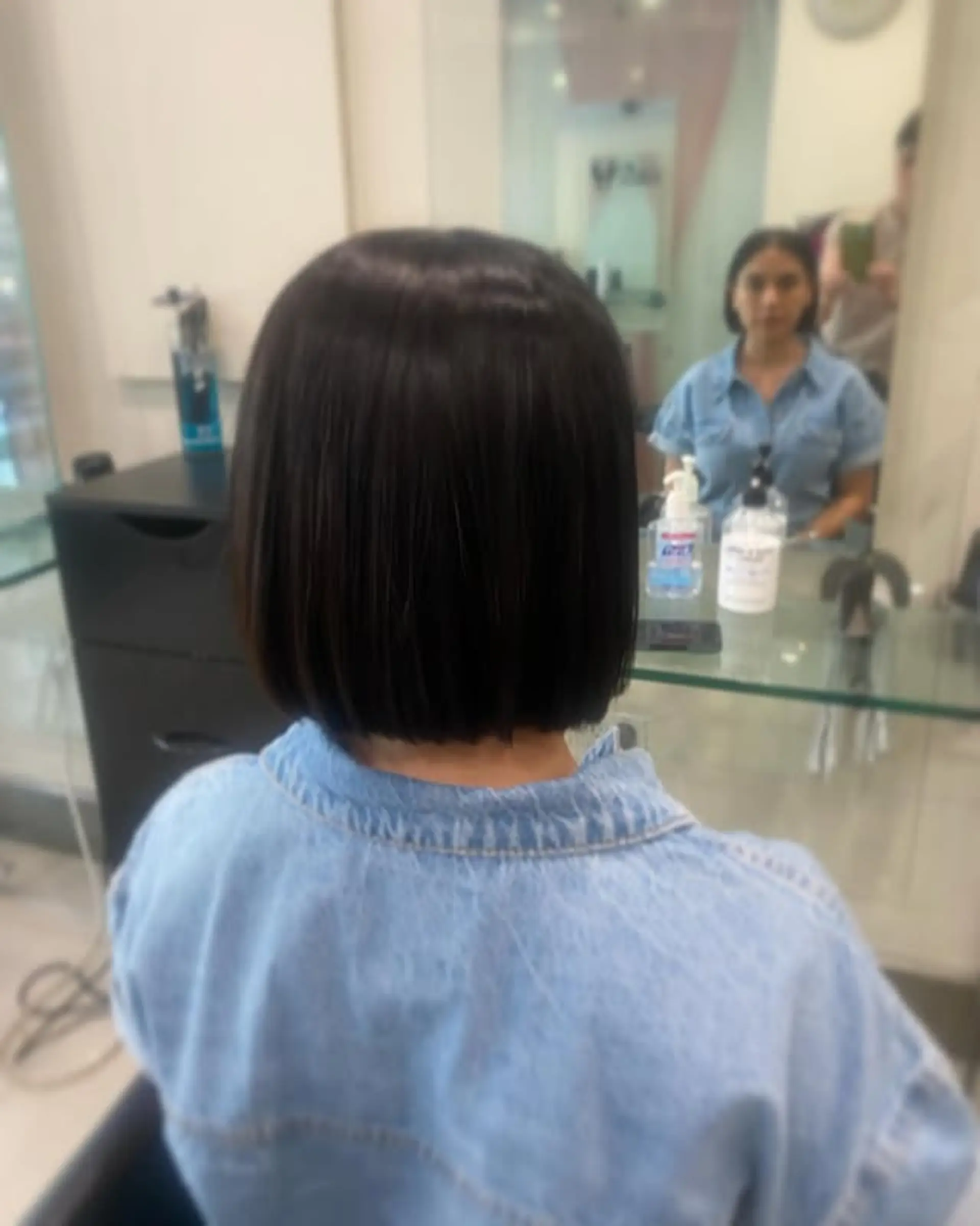 A short, sleek, and stylish blunt bob. 1