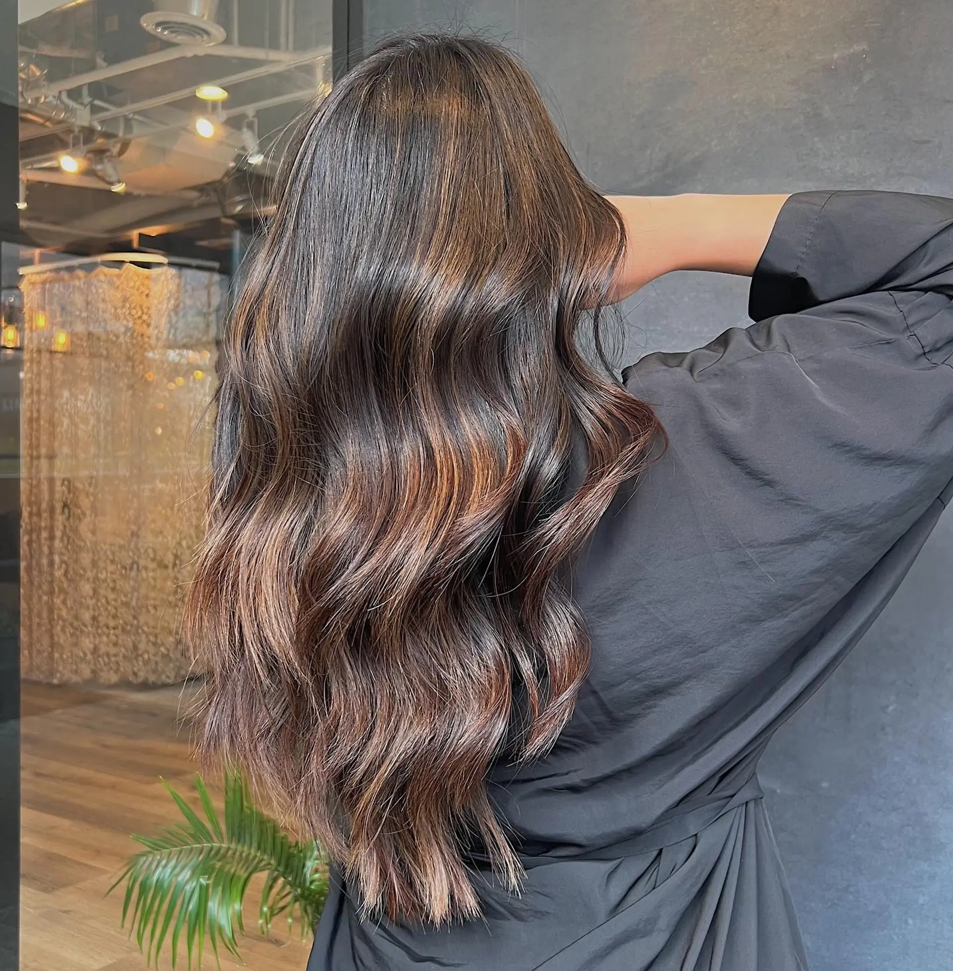 Long, soft waves with dimensional balayage highlights. 2
