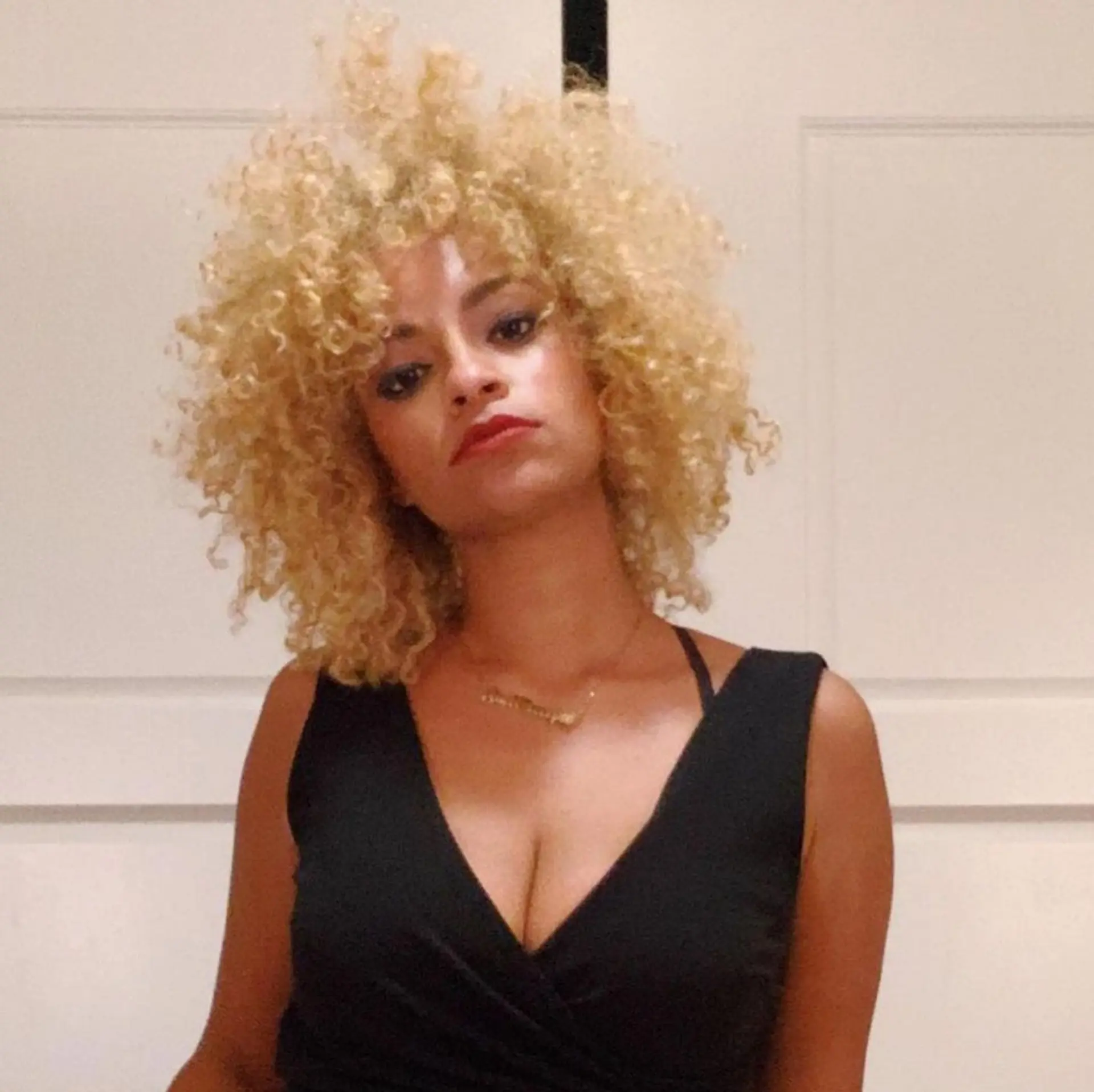 SPUN GOLD: @ladyjessmusic

LOW DISCO (hair paint & 20 vol)
RESTORE: 3/4 pinenut beige 1/4 oat beige @biolage plant based hair color
ROOT & SOFT LOWS: 8N shades eq 2