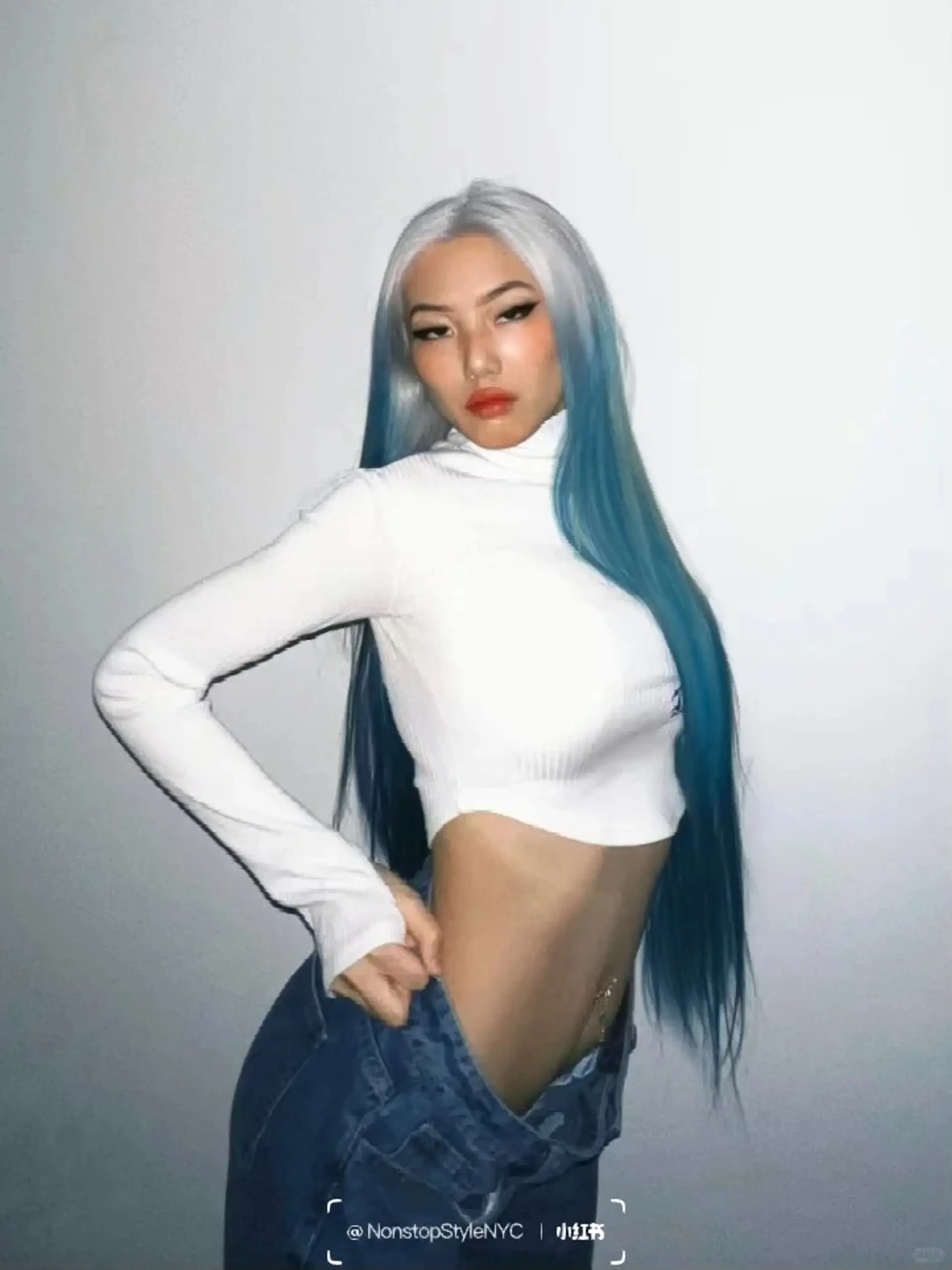 Very long, straight hair with a striking two-toned color combination. The roots to mid-length of the hair are icy platinum blonde, transitioning into a vibrant teal hue towards the ends. The hair is parted down the middle for a sleek, edgy look.

(NonstopStyle: by Vincent) 1