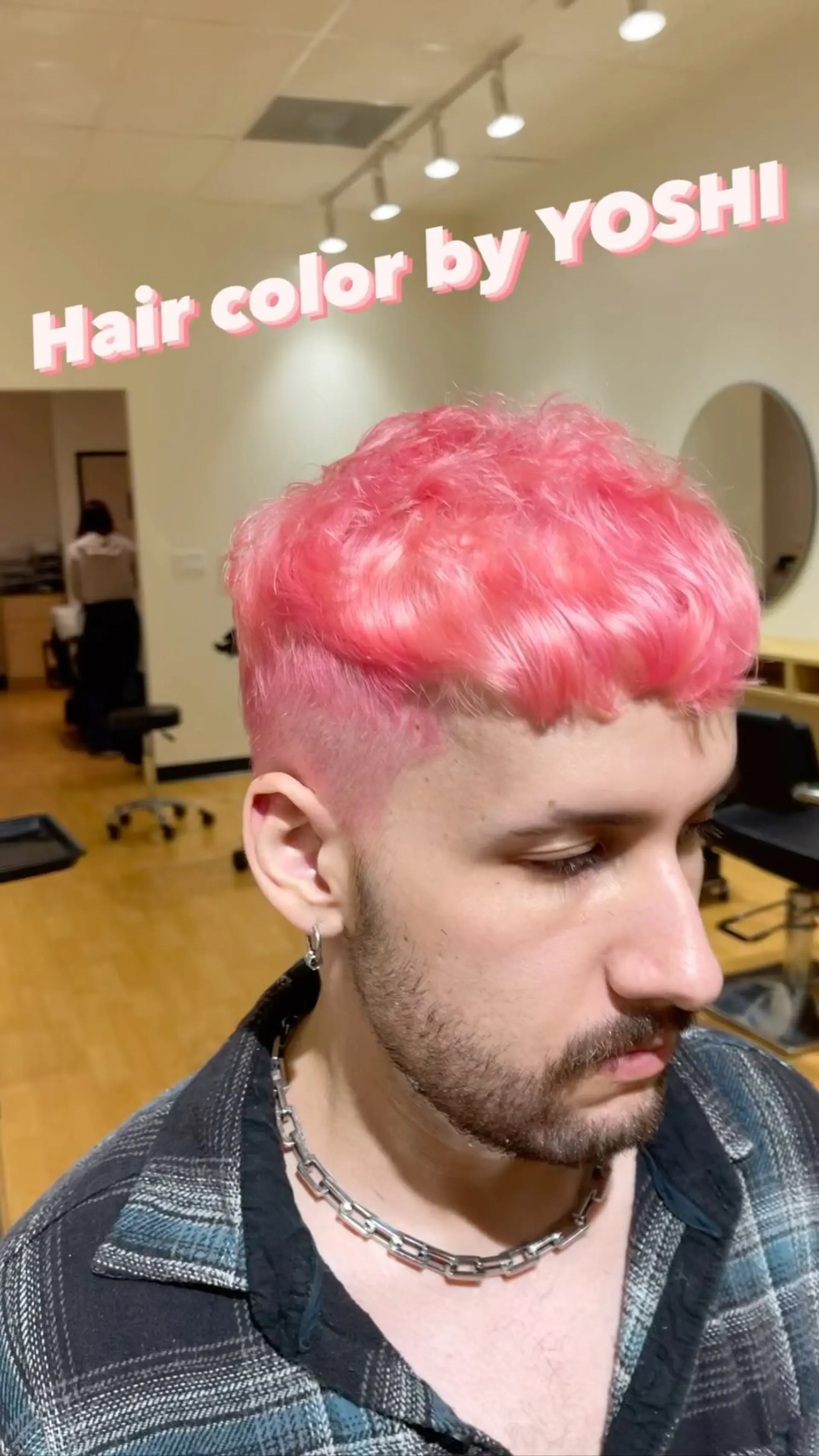 A bold men's textured crop dyed in a vivid bubblegum pink, paired with faded sides and a piecey, forward-styled fringe. 1