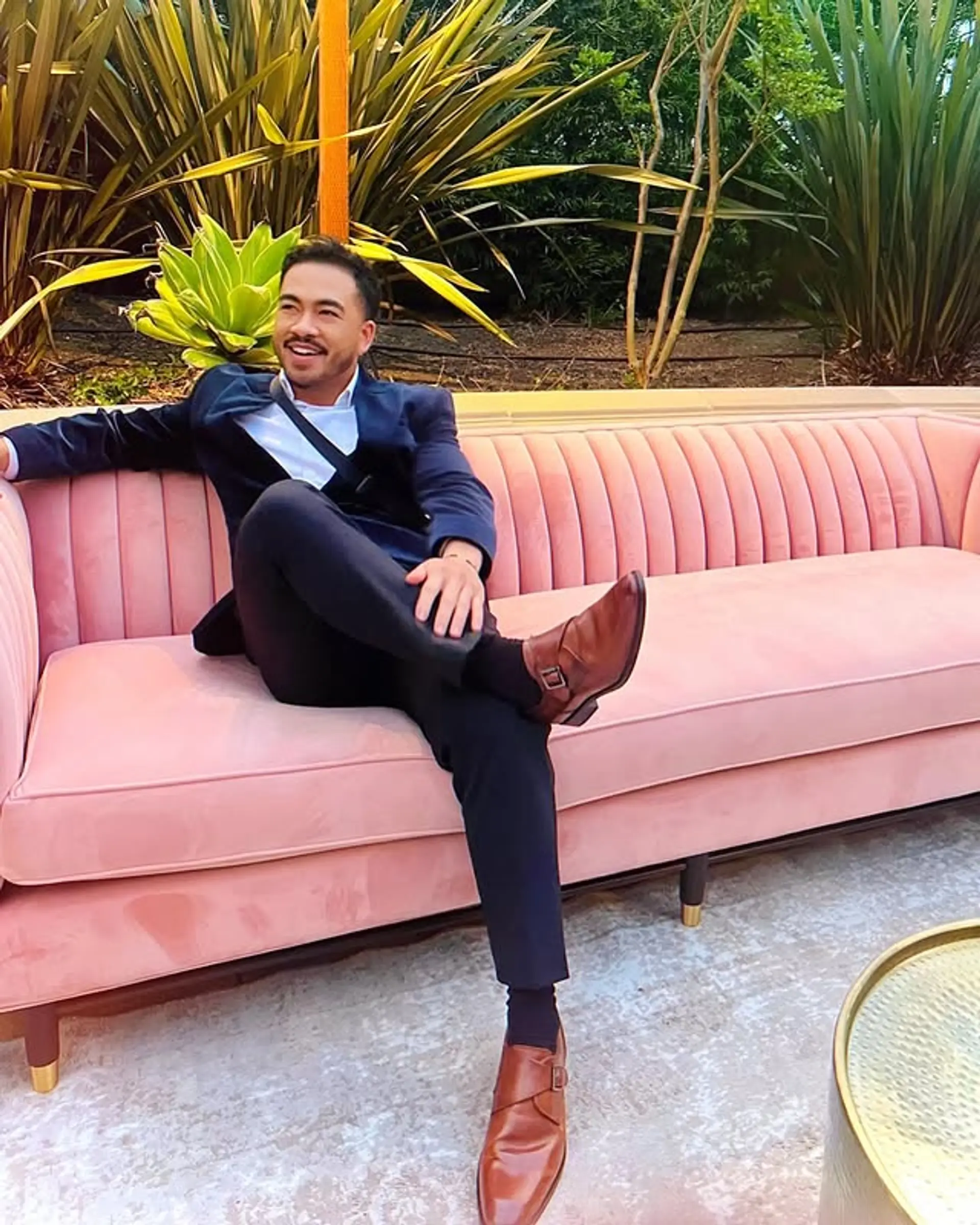 A short taper fade with a textured top for a clean and modern look. 1