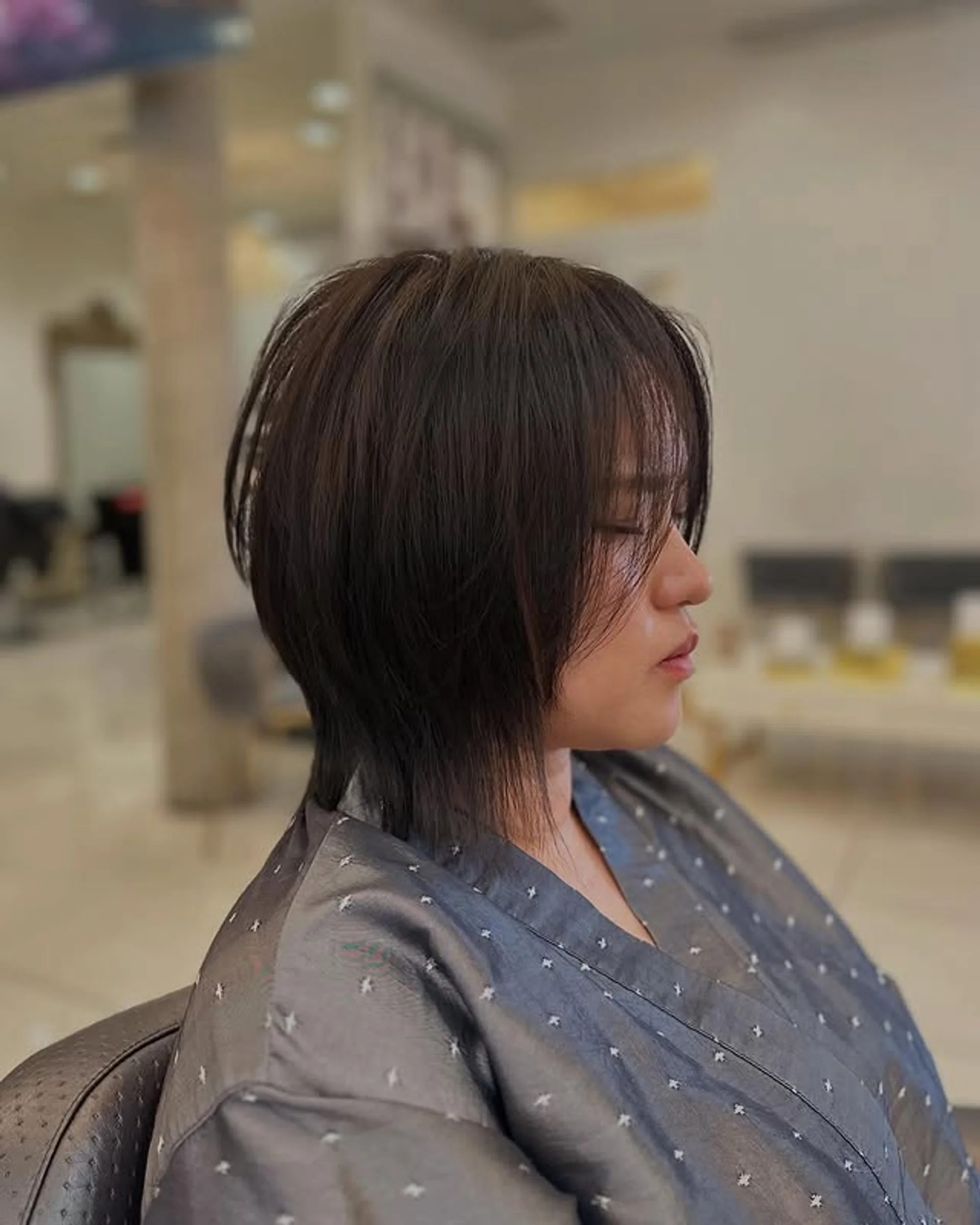 A caramel brown layered lob that perfectly captures the 2026 NYC working mom aesthetic. - Preview 1