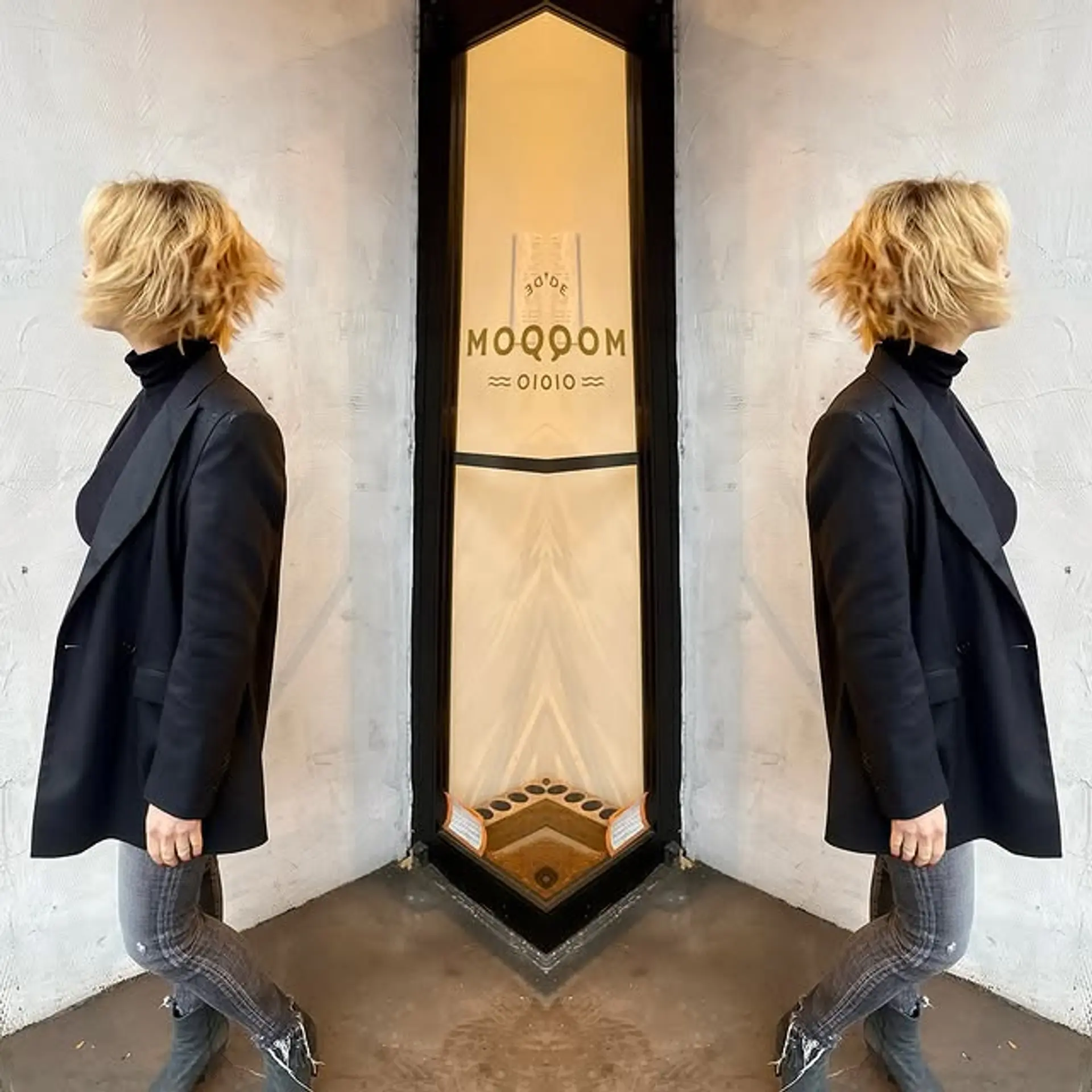 A short, wavy bob with textured layers that add volume and movement. 1